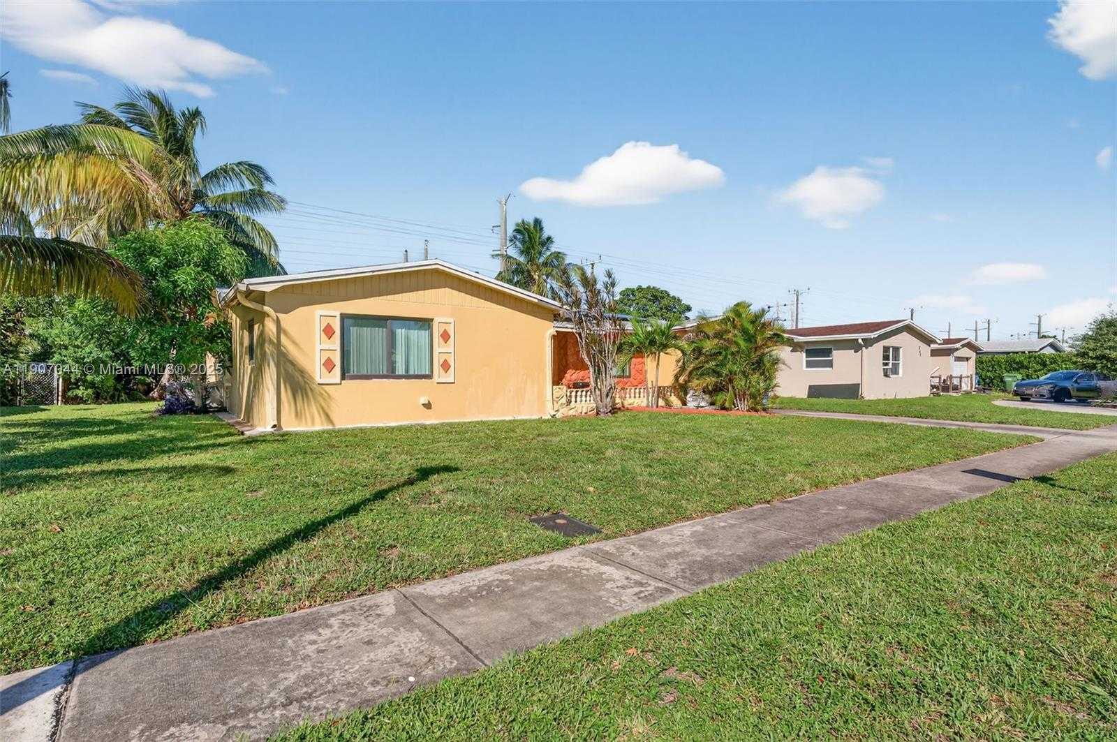 Small Image of 849 NORTH WEST 70TH WAY, Margate Number 2