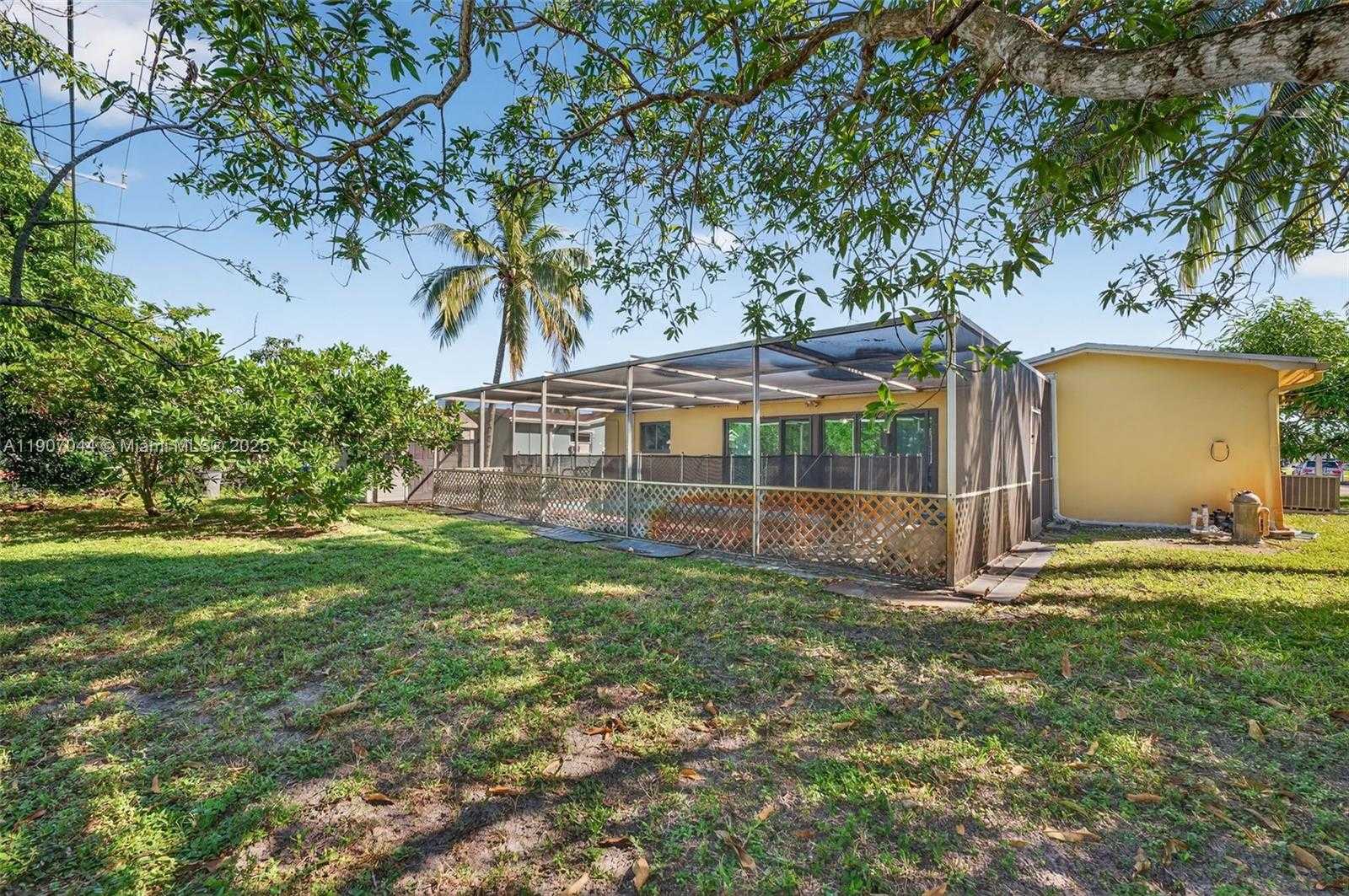 Small Image of 849 NORTH WEST 70TH WAY, Margate Number 26