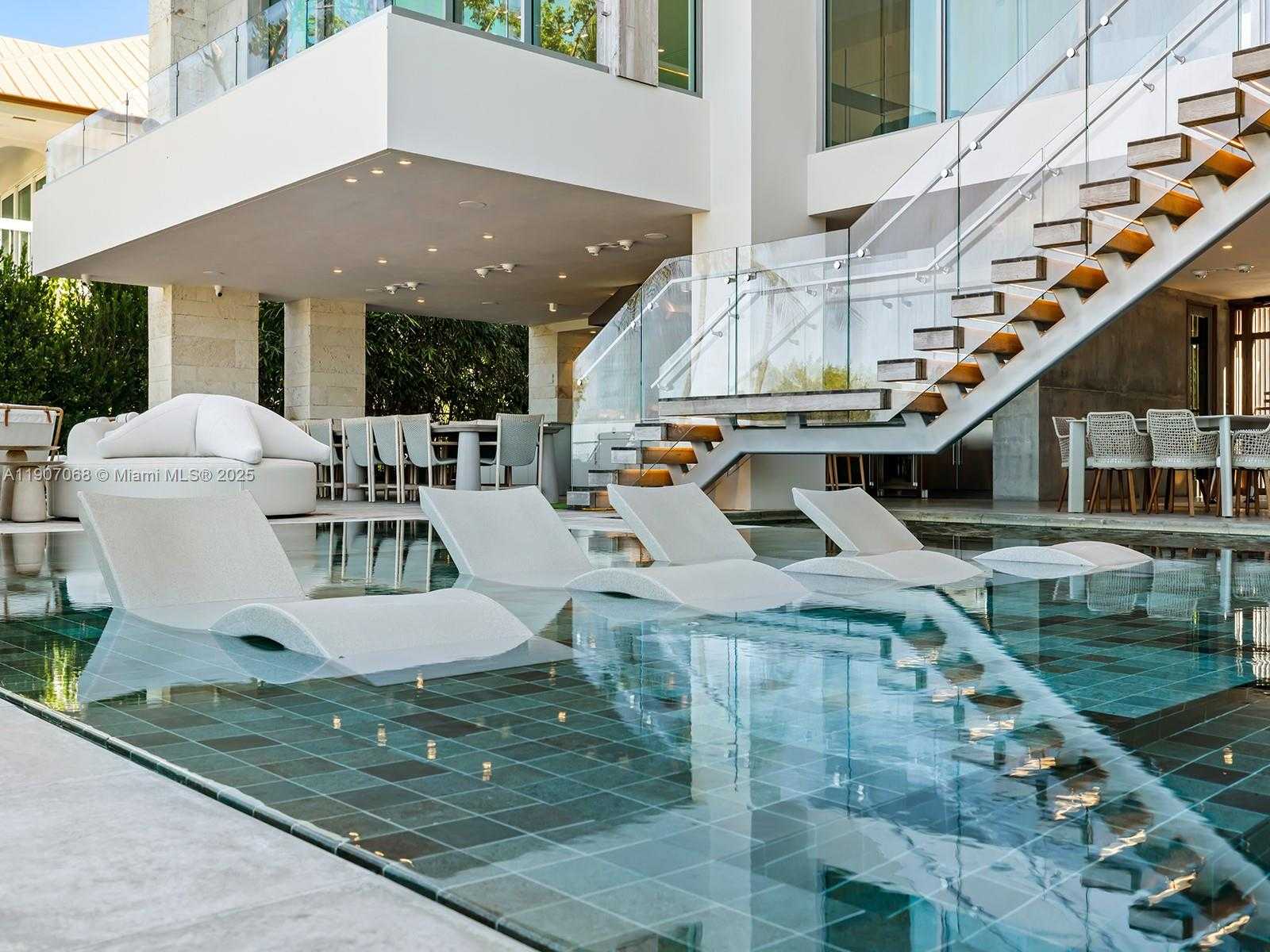 Small Image of 236 COSTA BRAVO DR, Islamorada Number 3