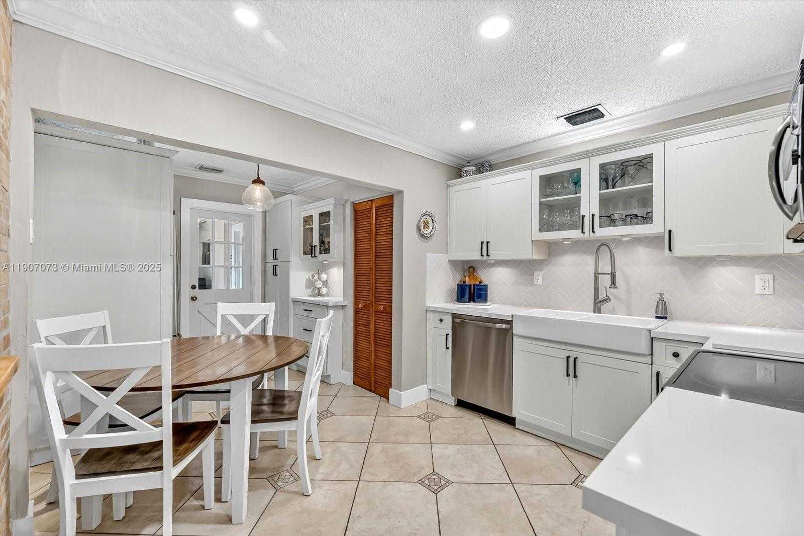 Small Image of 1300 WEST 77TH ST, Hialeah Number 12