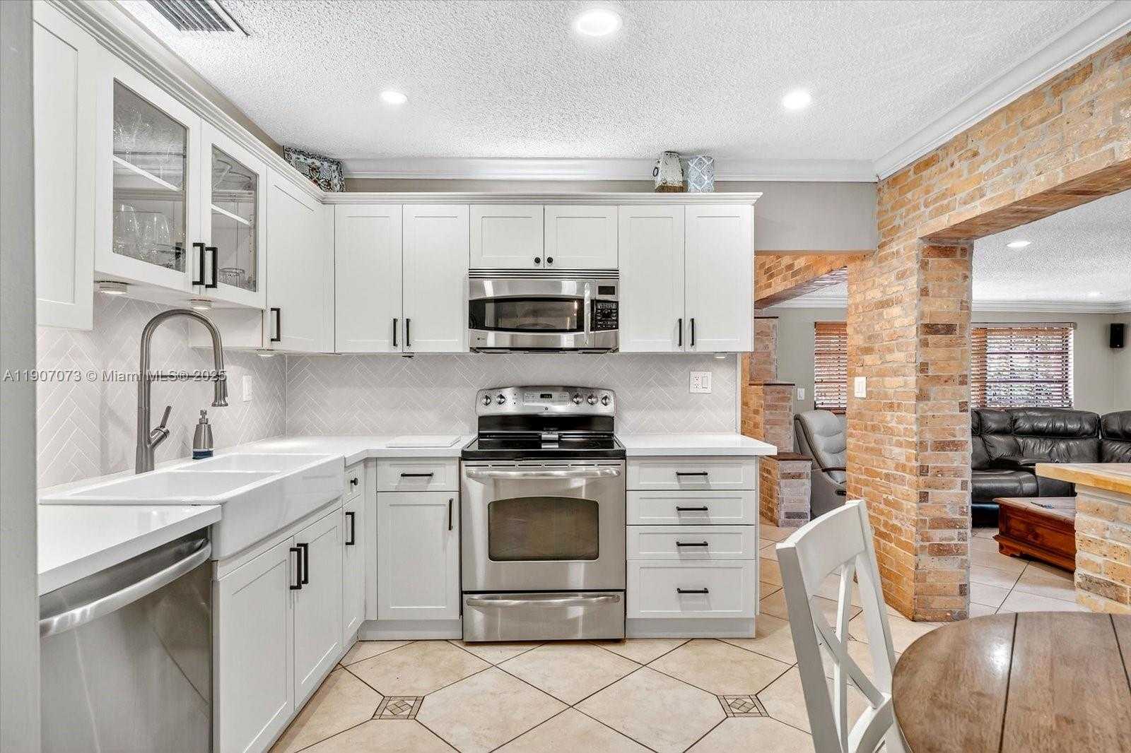 Small Image of 1300 WEST 77TH ST, Hialeah Number 13