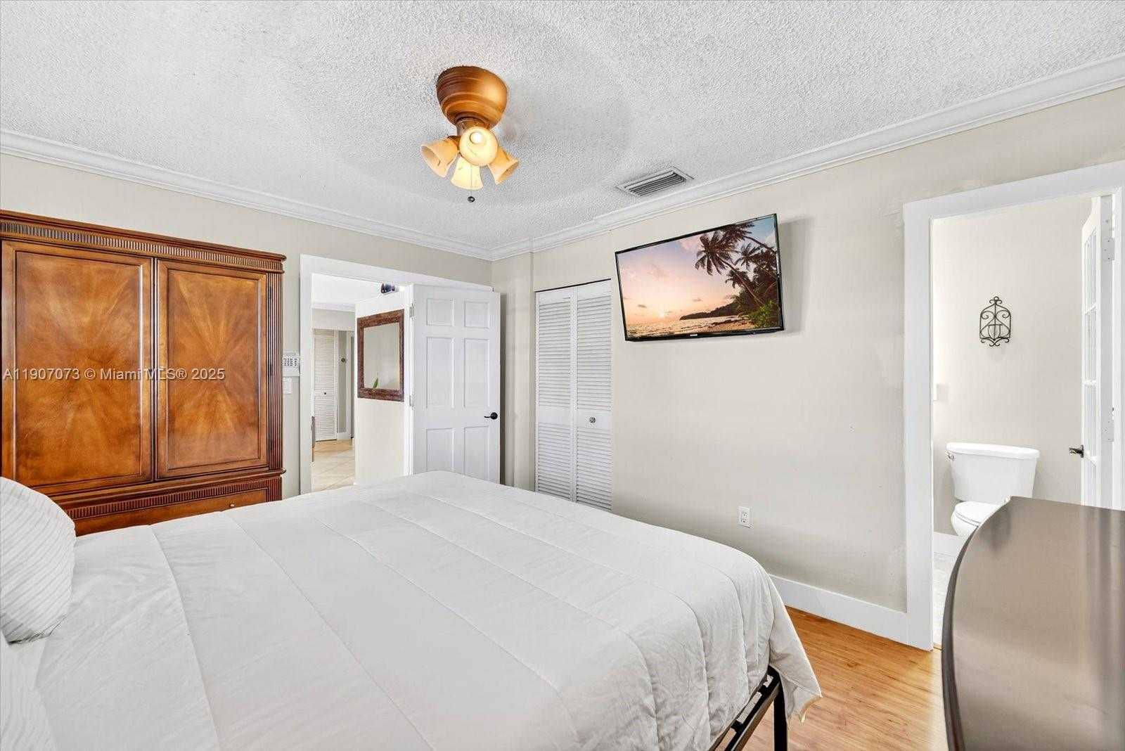 Small Image of 1300 WEST 77TH ST, Hialeah Number 17