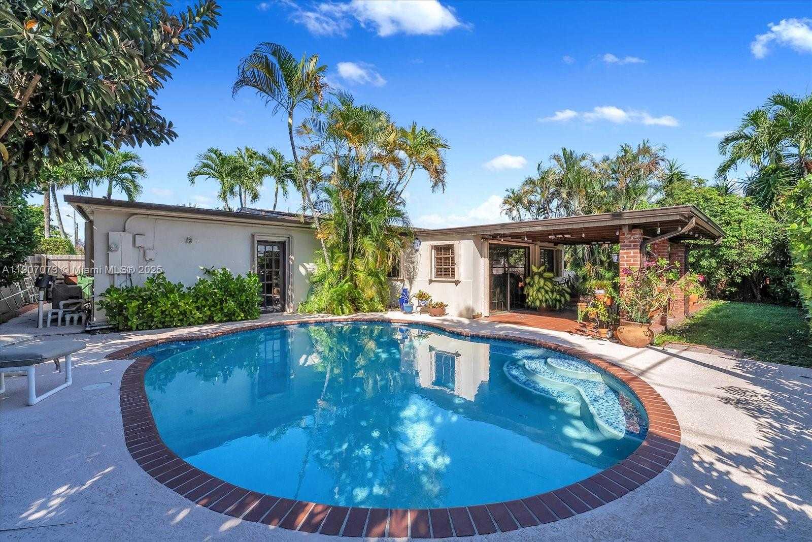 Small Image of 1300 WEST 77TH ST, Hialeah Number 26