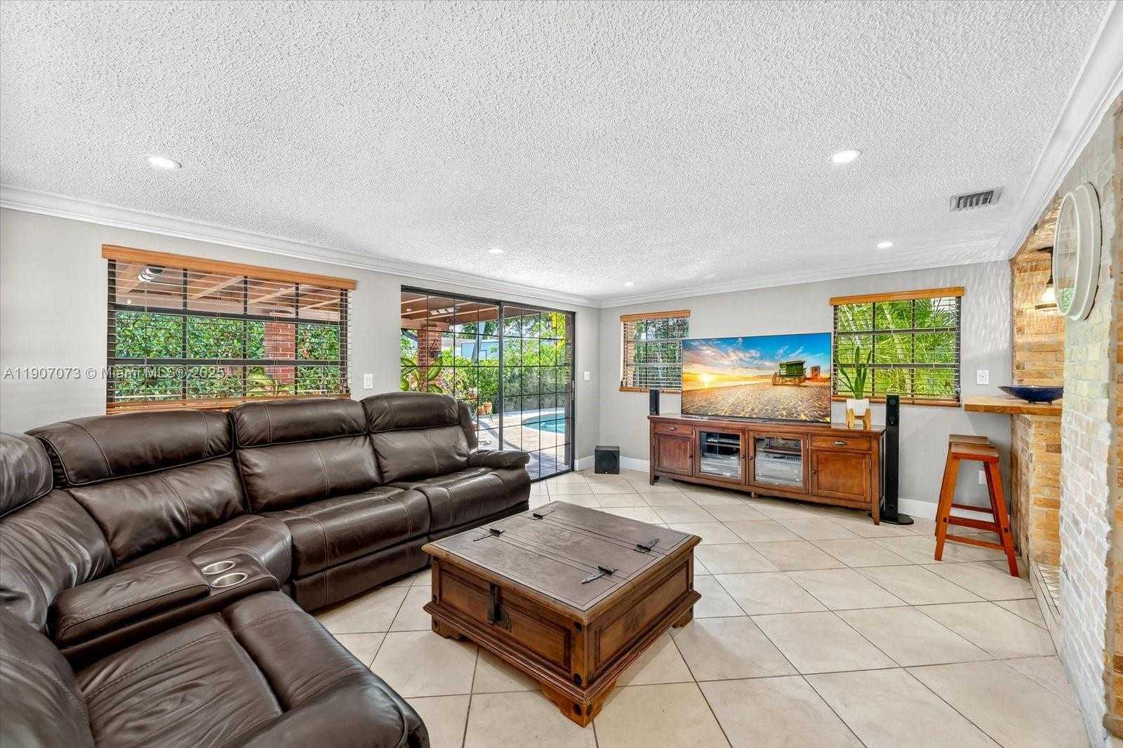 Small Image of 1300 WEST 77TH ST, Hialeah Number 9