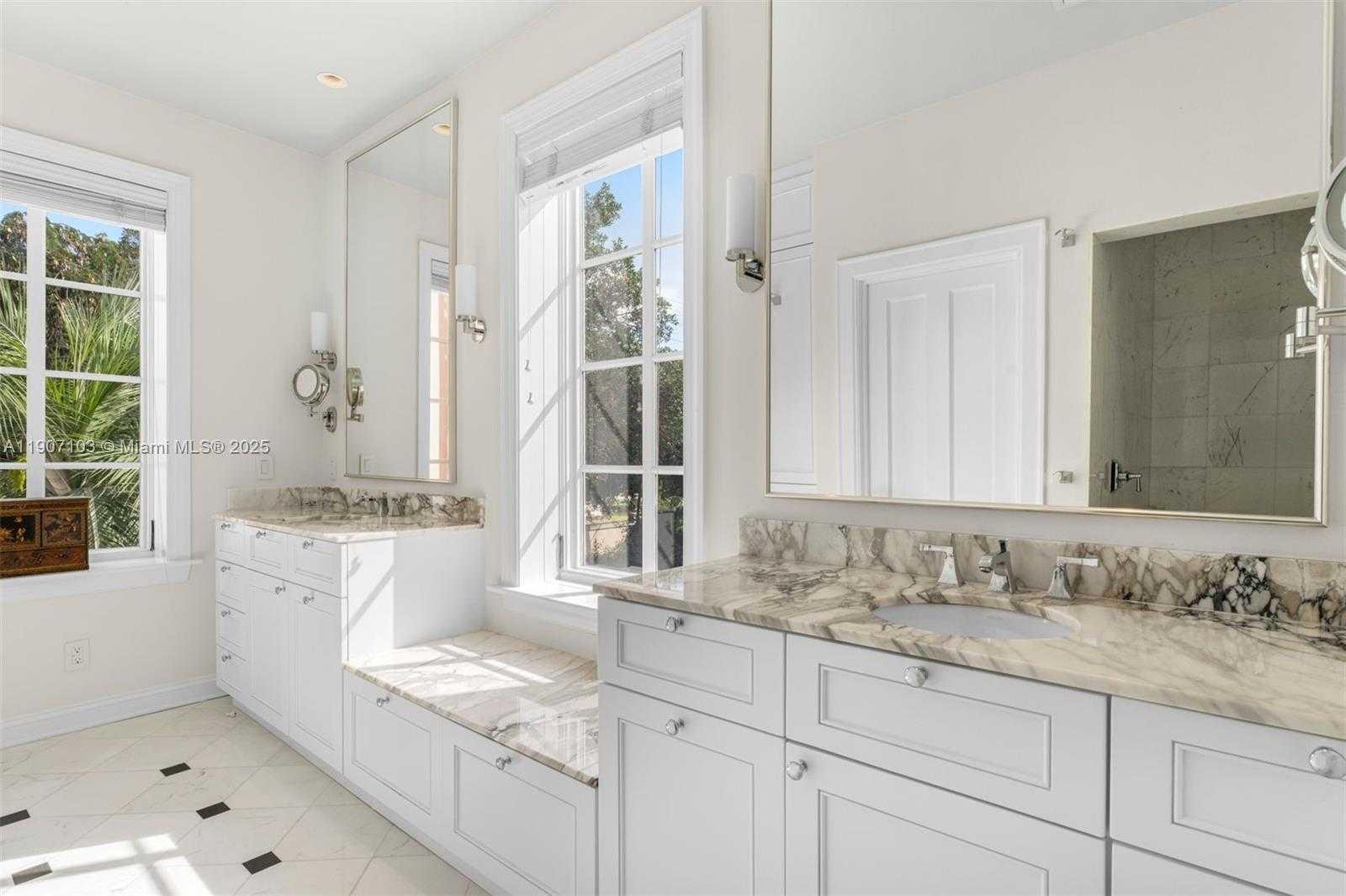 Small Image of 1004 COTORRO AVE, Coral Gables Number 12