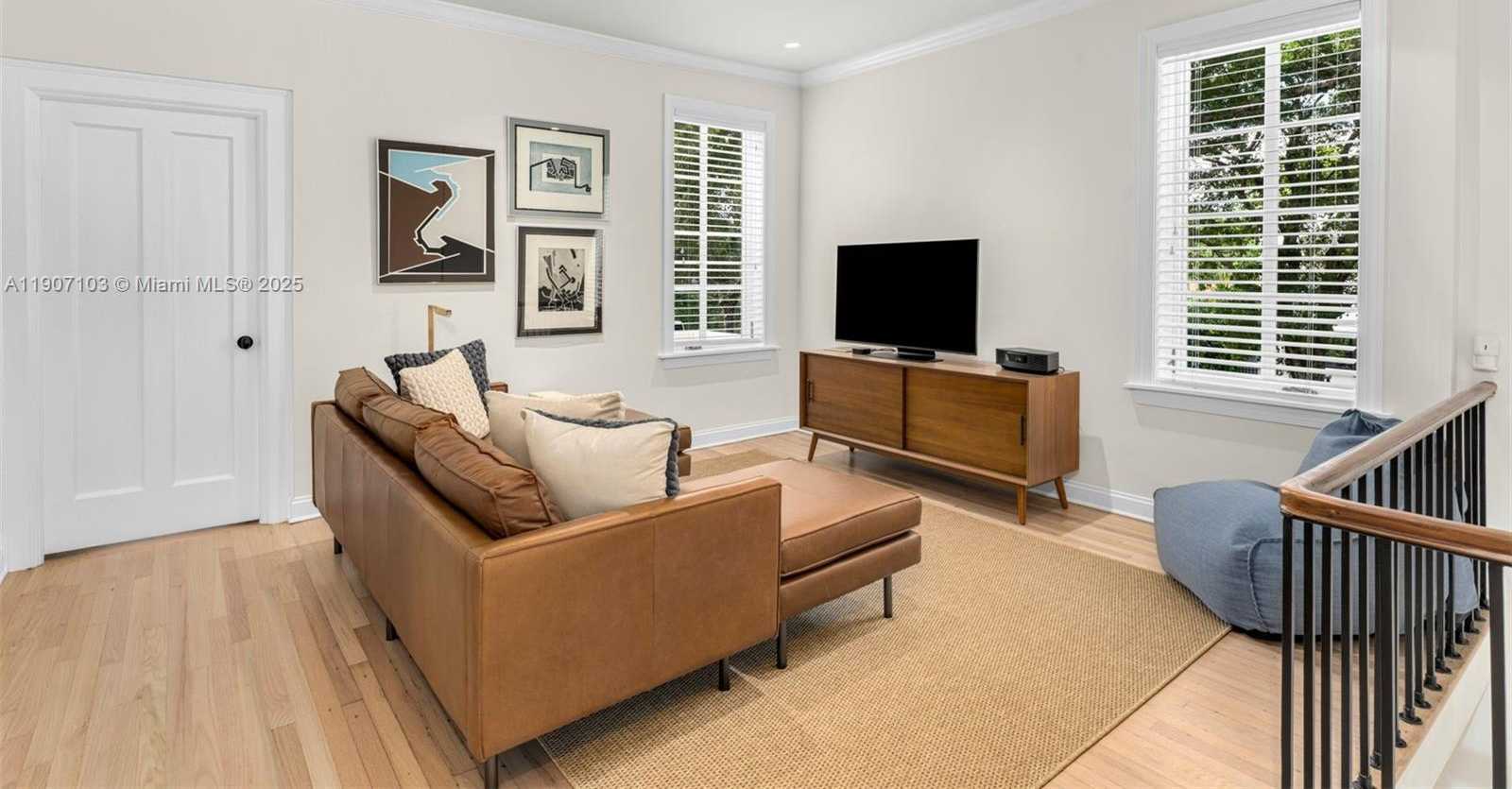 Small Image of 1004 COTORRO AVE, Coral Gables Number 18