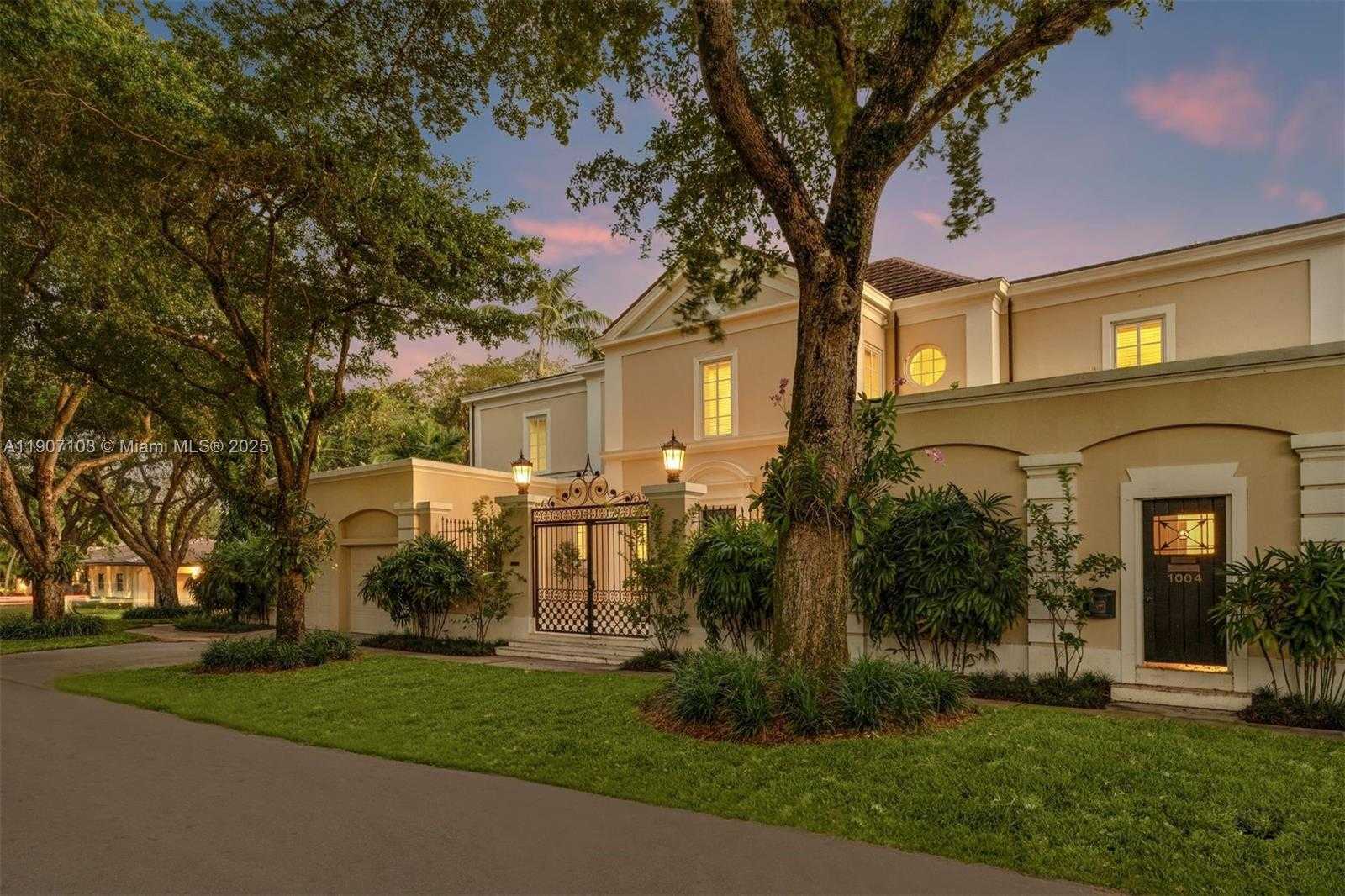 Small Image of 1004 COTORRO AVE, Coral Gables Number 25