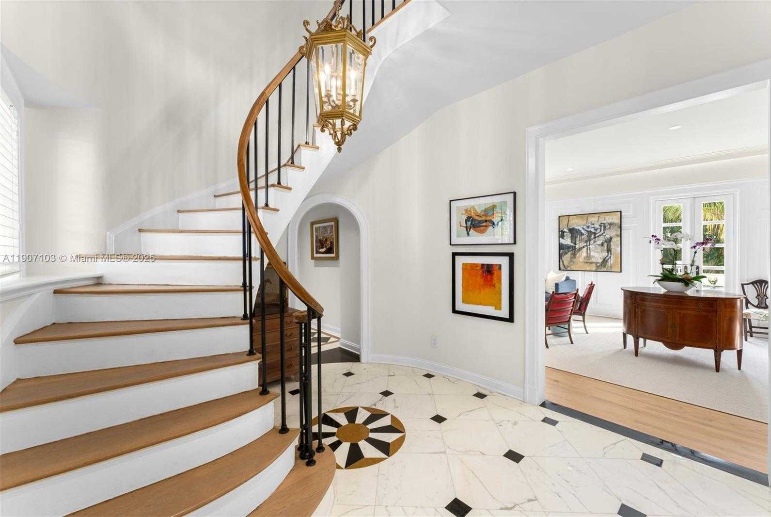 Small Image of 1004 COTORRO AVE, Coral Gables Number 3