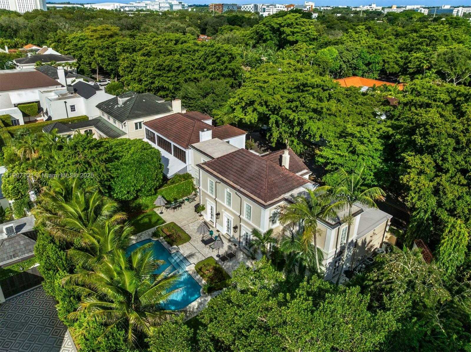 Small Image of 1004 COTORRO AVE, Coral Gables Number 30