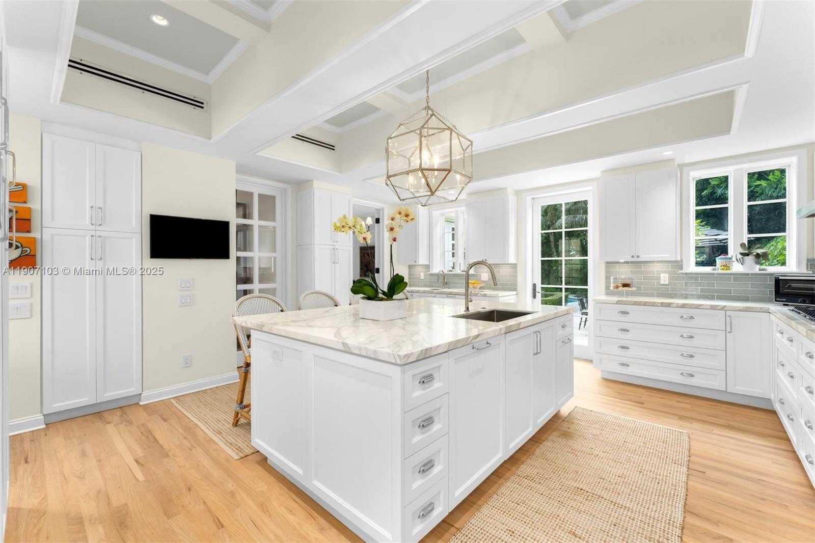 Small Image of 1004 COTORRO AVE, Coral Gables Number 6