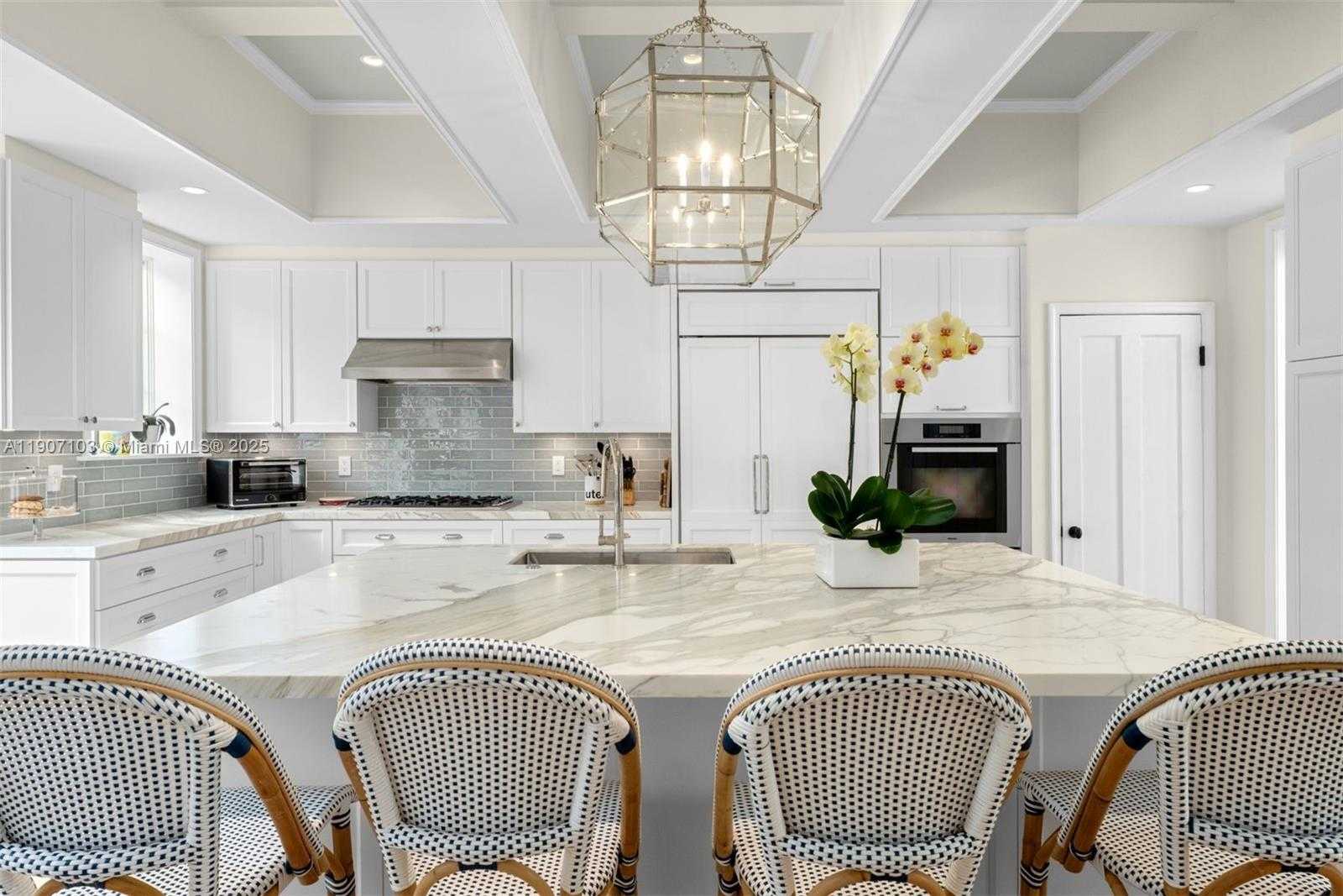 Small Image of 1004 COTORRO AVE, Coral Gables Number 7