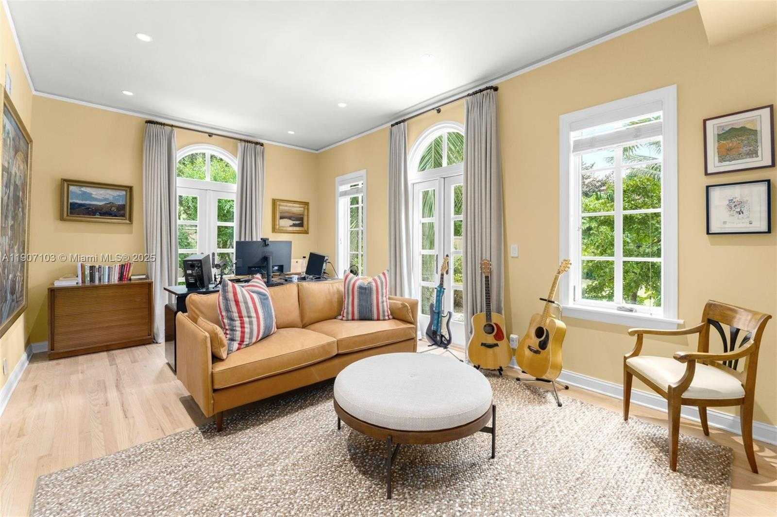 Small Image of 1004 COTORRO AVE, Coral Gables Number 9