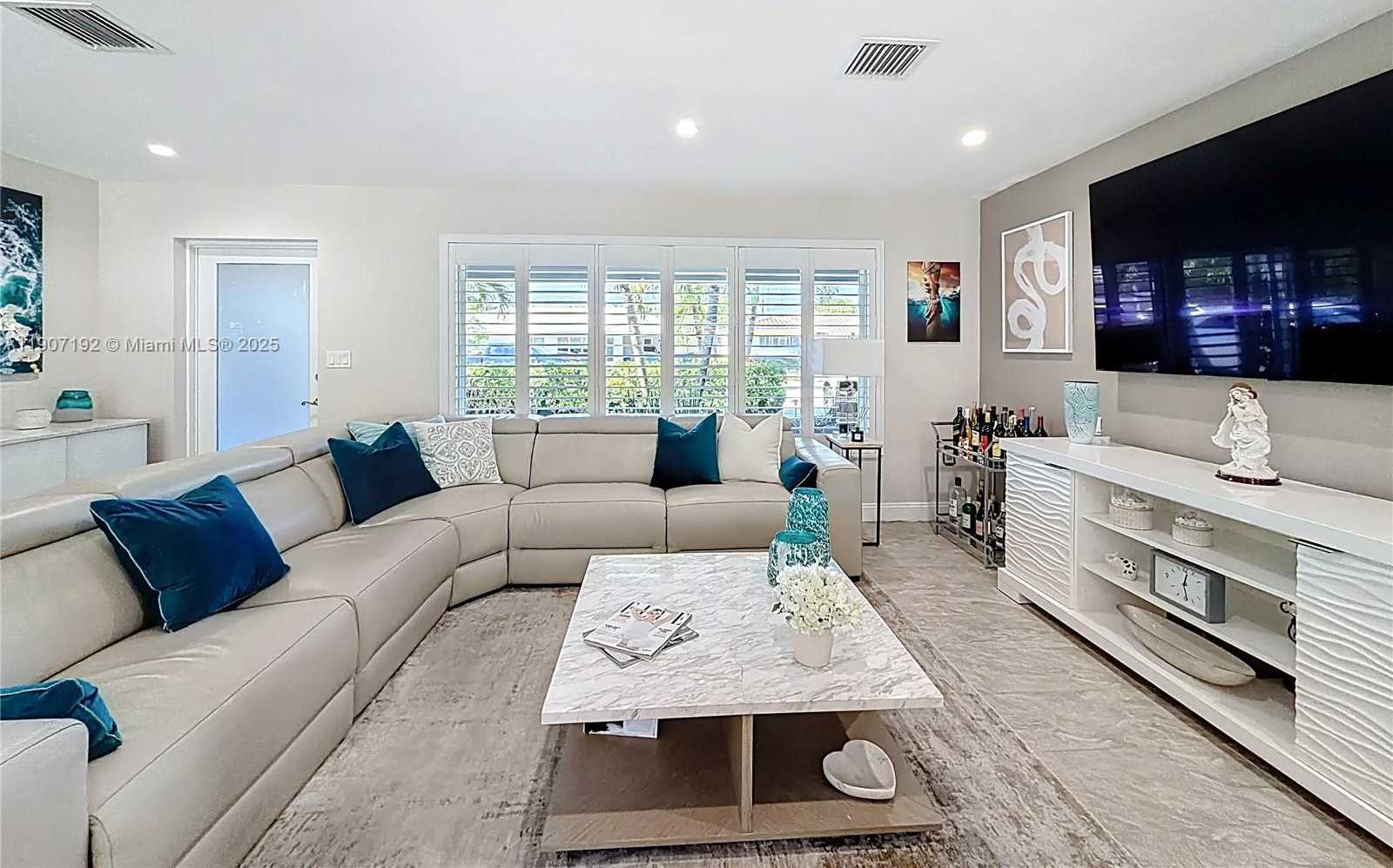 Small Image of 3654 NORTH EAST 19TH AVE, Oakland Park Number 10