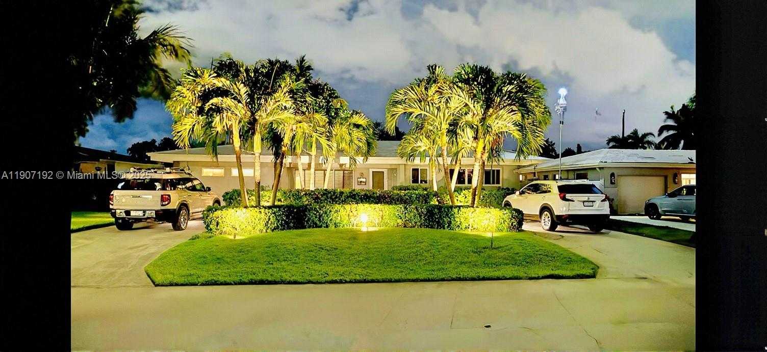 Small Image of 3654 NORTH EAST 19TH AVE, Oakland Park Number 2