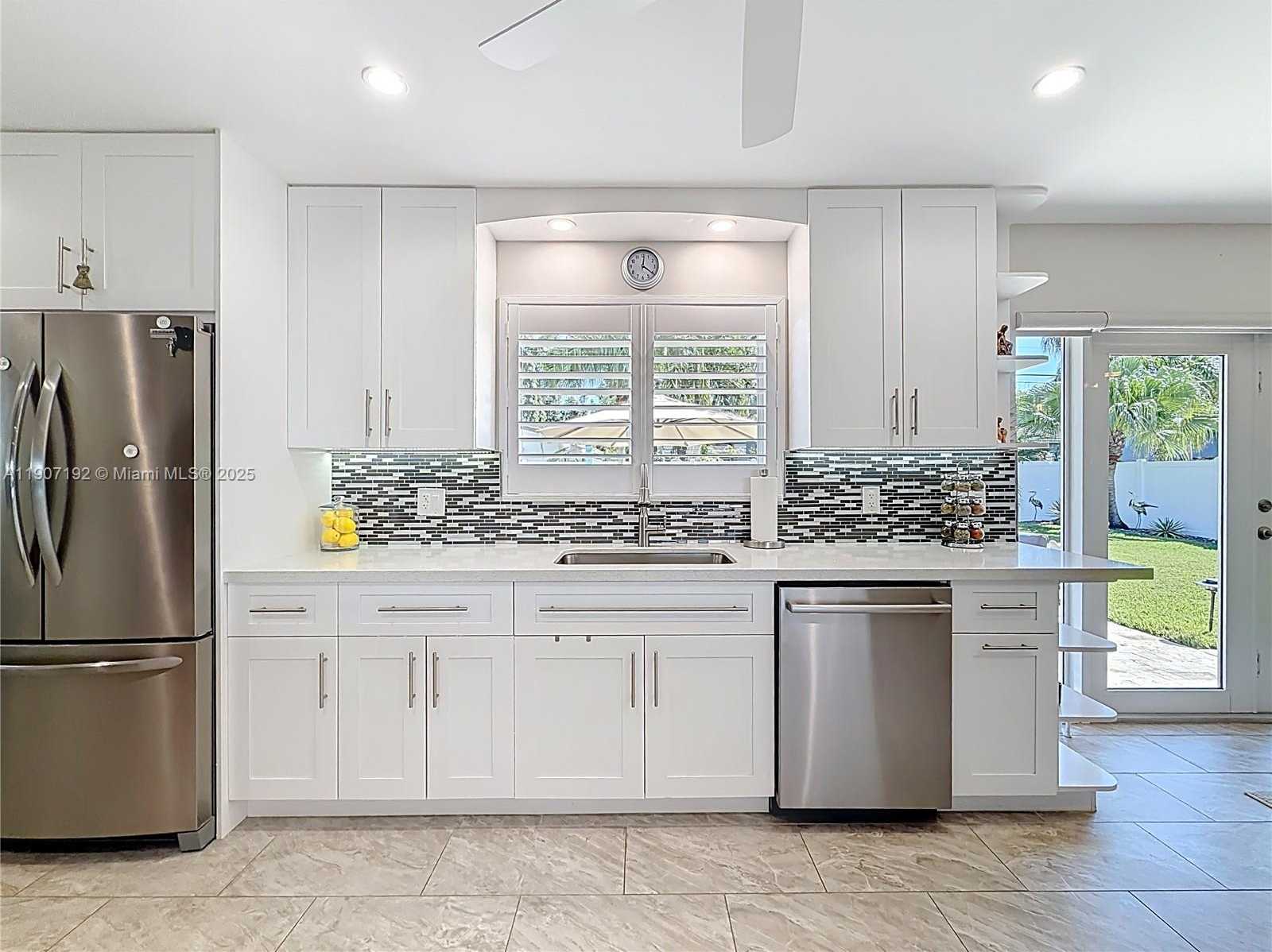 Small Image of 3654 NORTH EAST 19TH AVE, Oakland Park Number 25