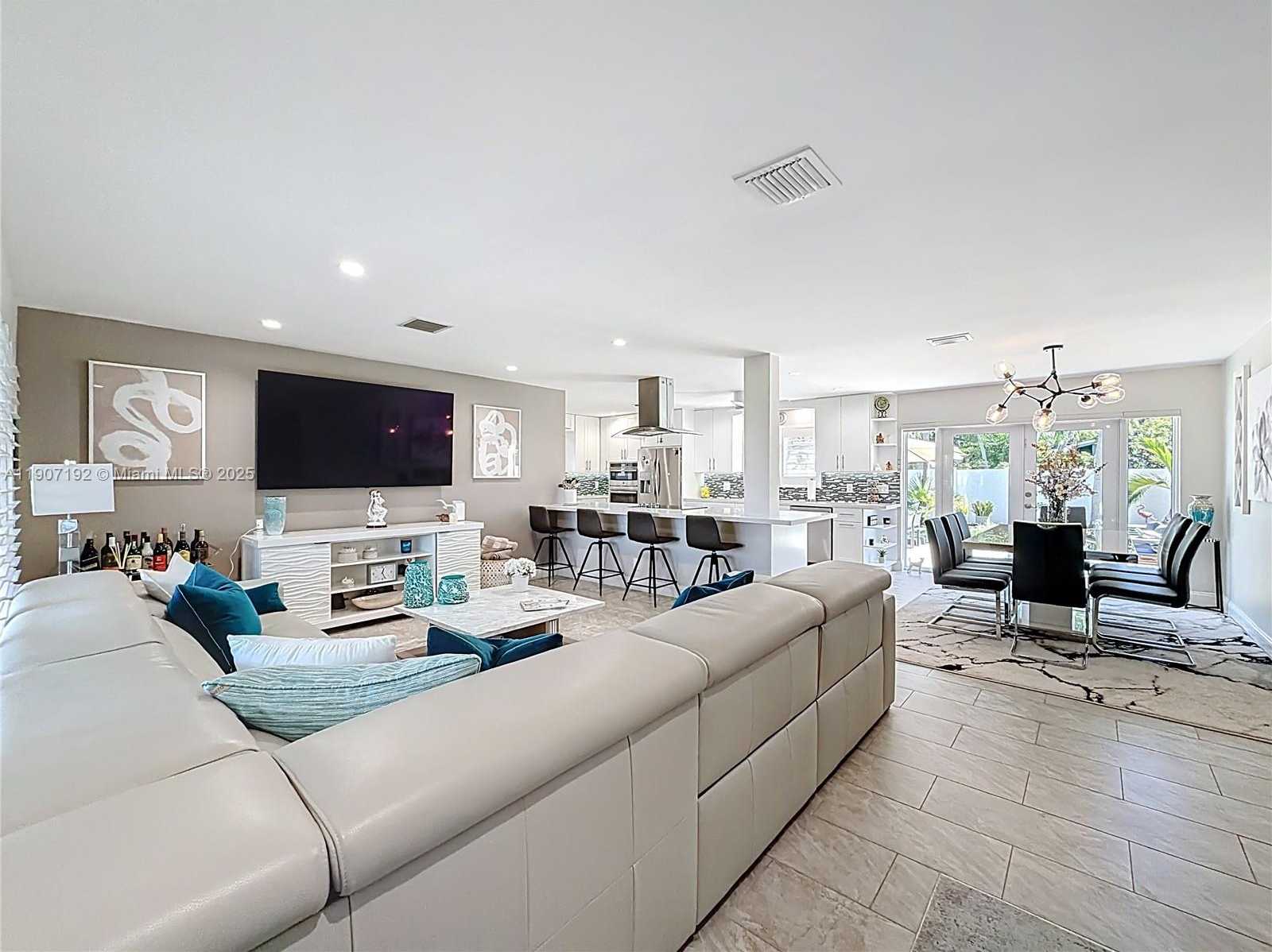 Small Image of 3654 NORTH EAST 19TH AVE, Oakland Park Number 7