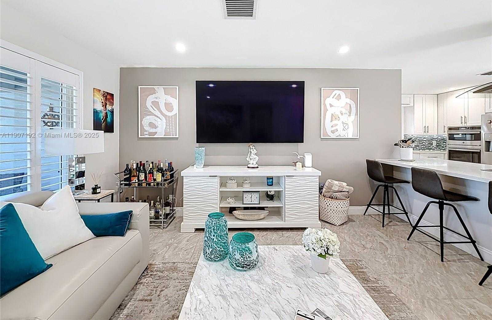 Small Image of 3654 NORTH EAST 19TH AVE, Oakland Park Number 8