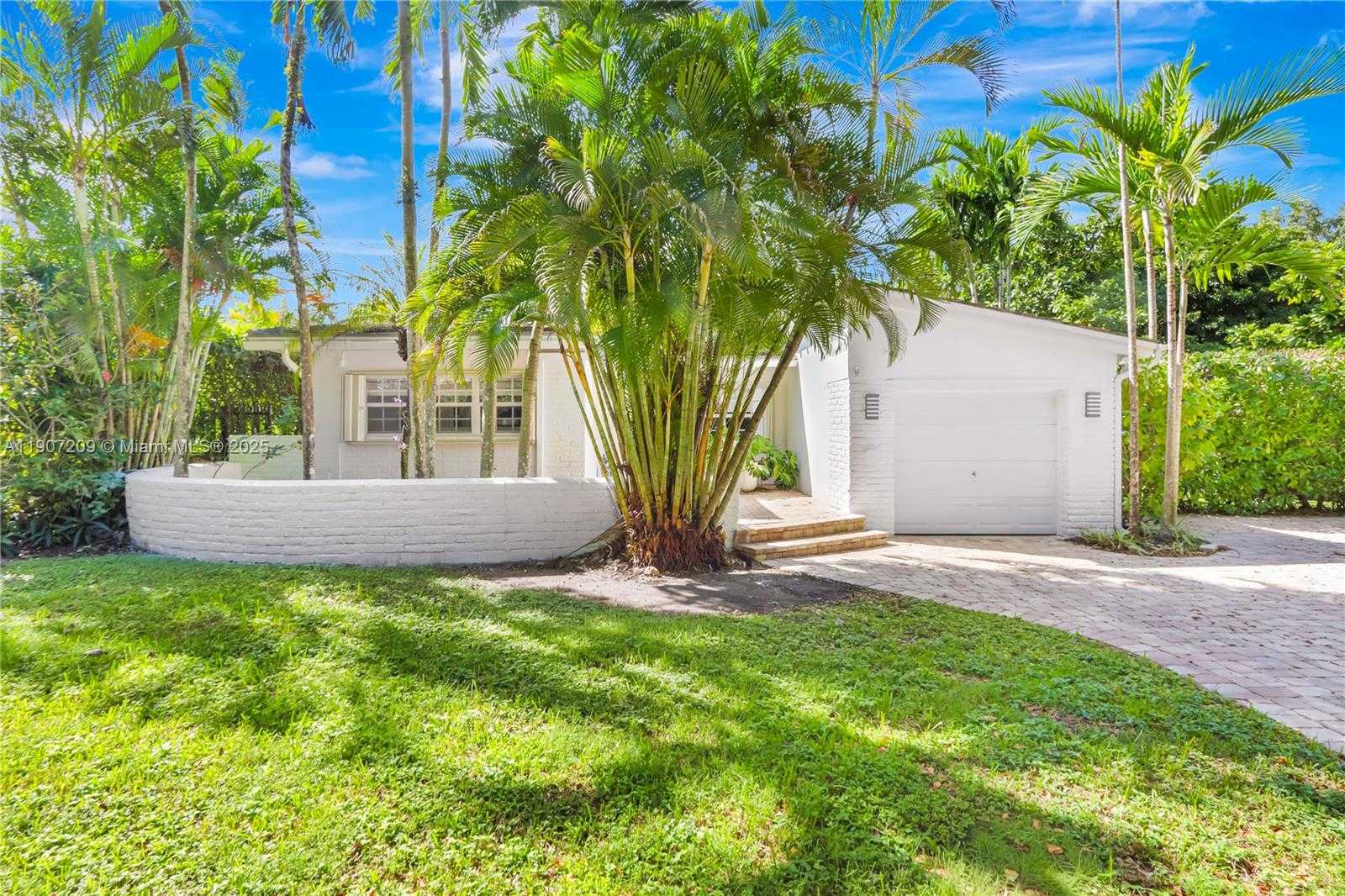 Small Image of 1418 CORDOVA ST, Coral Gables Number 1