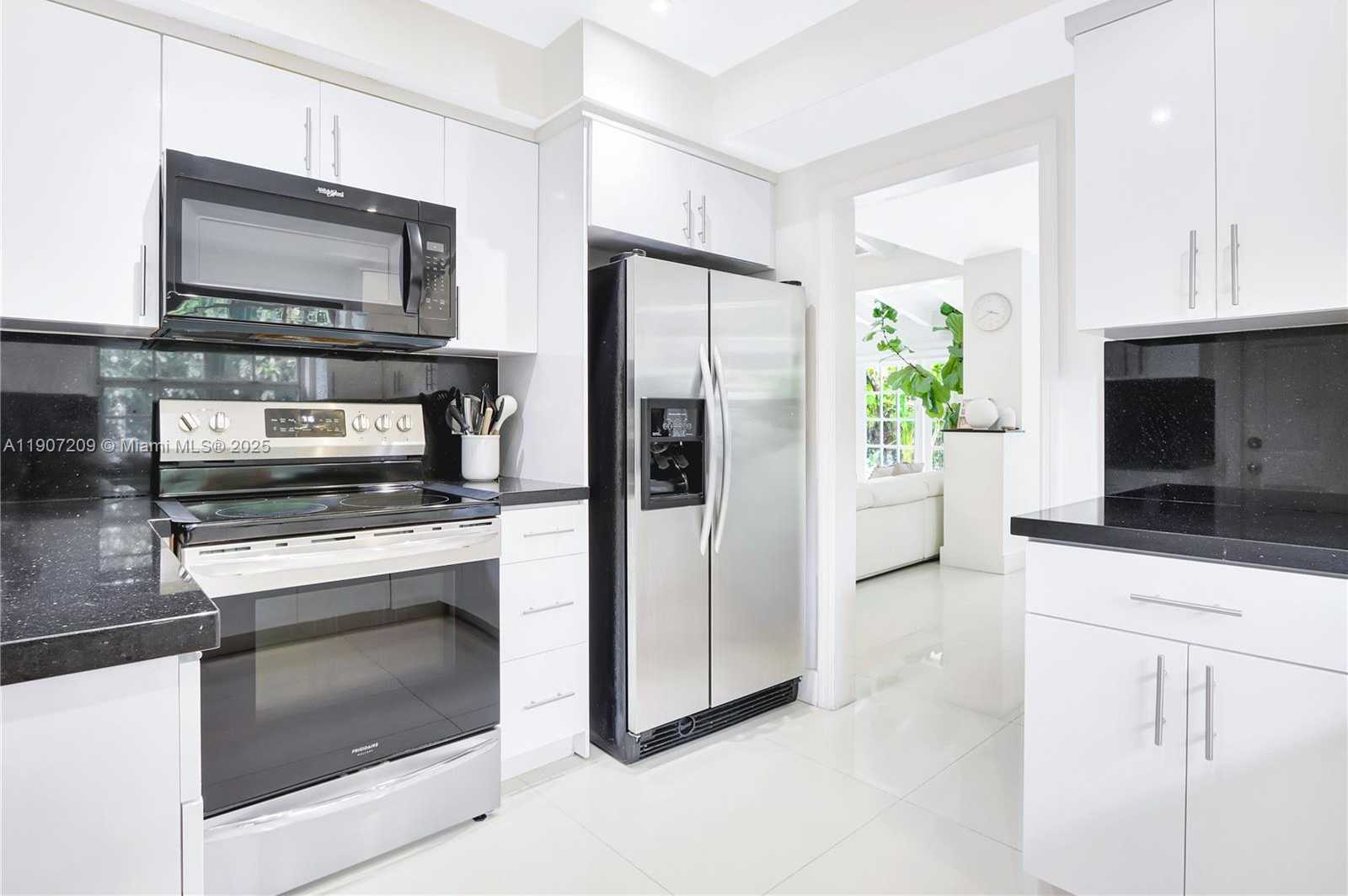 Small Image of 1418 CORDOVA ST, Coral Gables Number 10