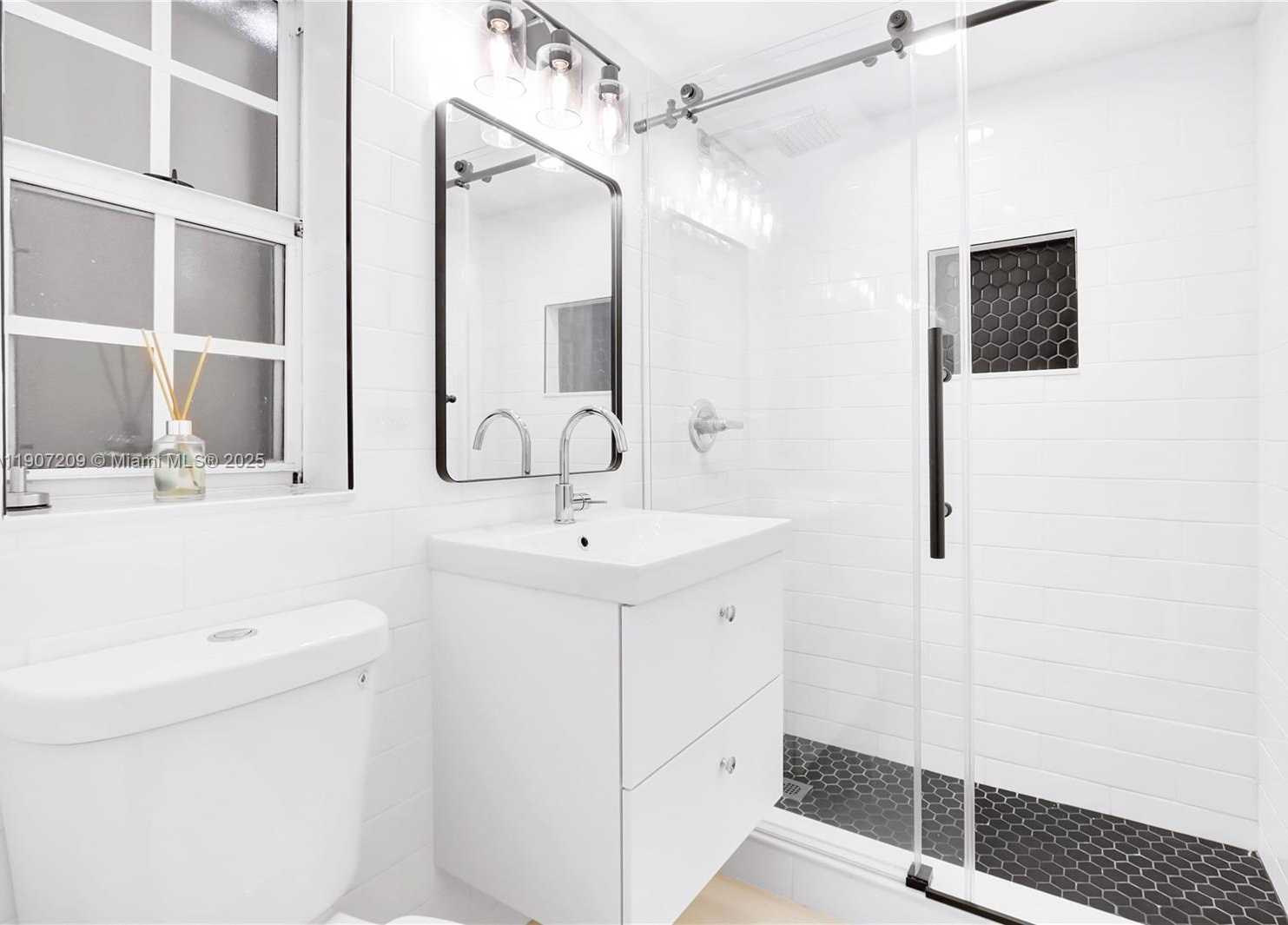 Small Image of 1418 CORDOVA ST, Coral Gables Number 12