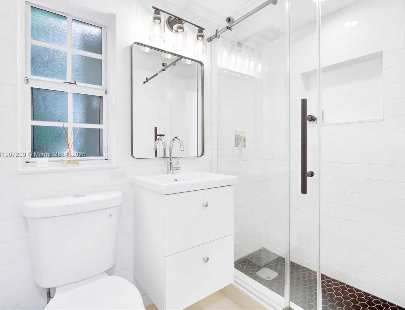 Small Image of 1418 CORDOVA ST, Coral Gables Number 14