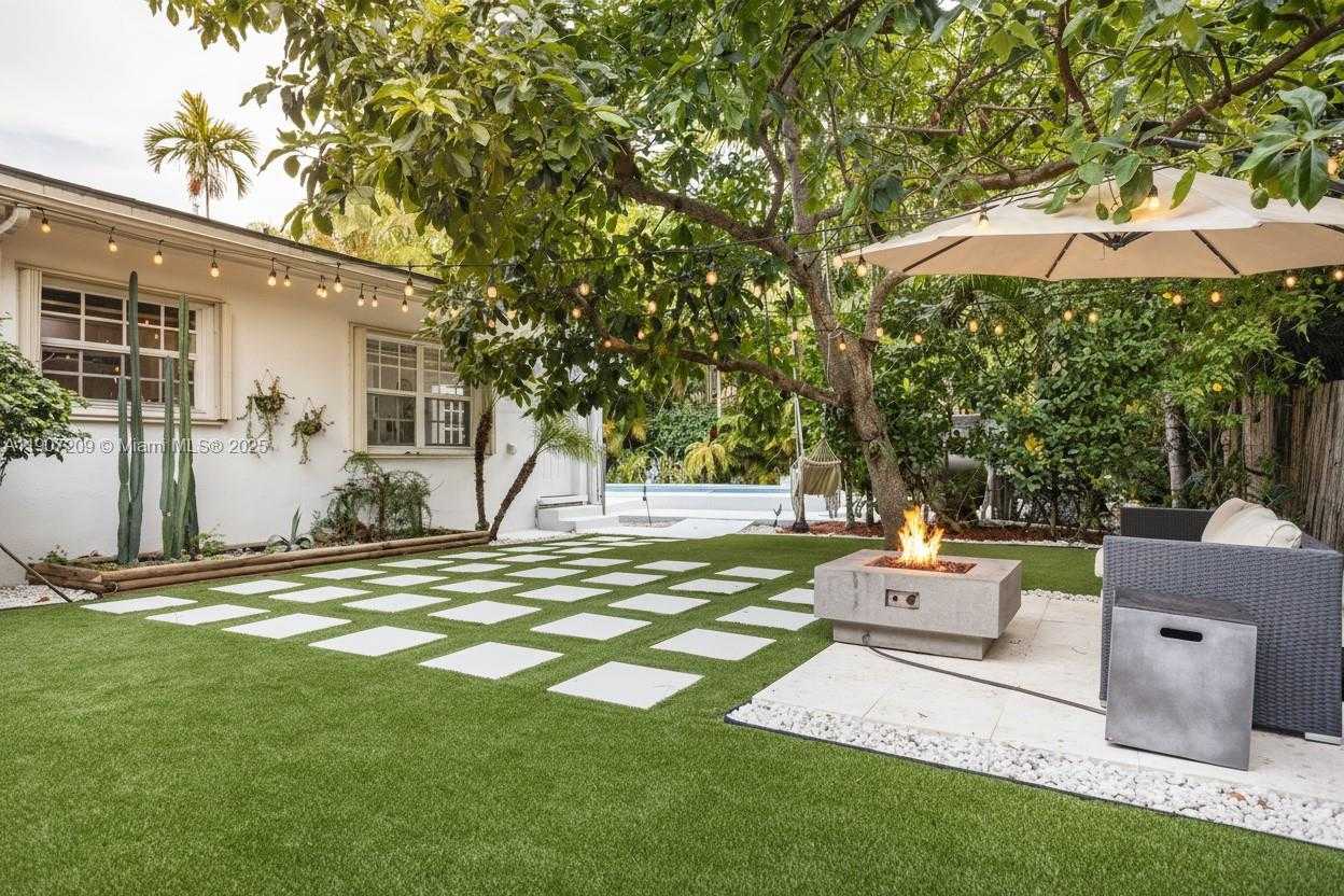 Small Image of 1418 CORDOVA ST, Coral Gables Number 17