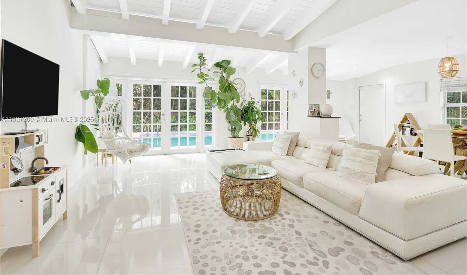 Small Image of 1418 CORDOVA ST, Coral Gables Number 5