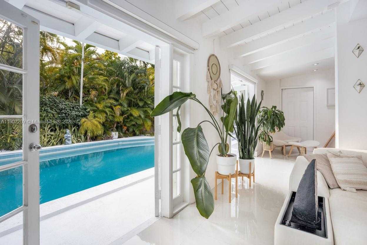 Small Image of 1418 CORDOVA ST, Coral Gables Number 7