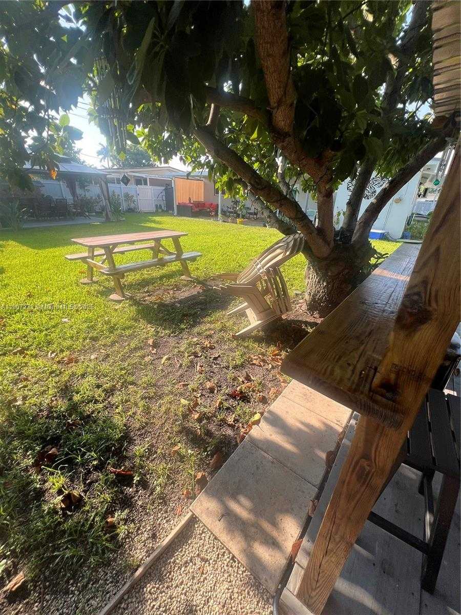 Small Image of 1595 WEST 56TH PL, Hialeah Number 12