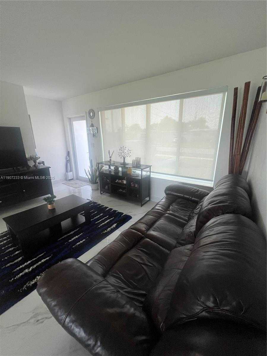 Small Image of 1595 WEST 56TH PL, Hialeah Number 15