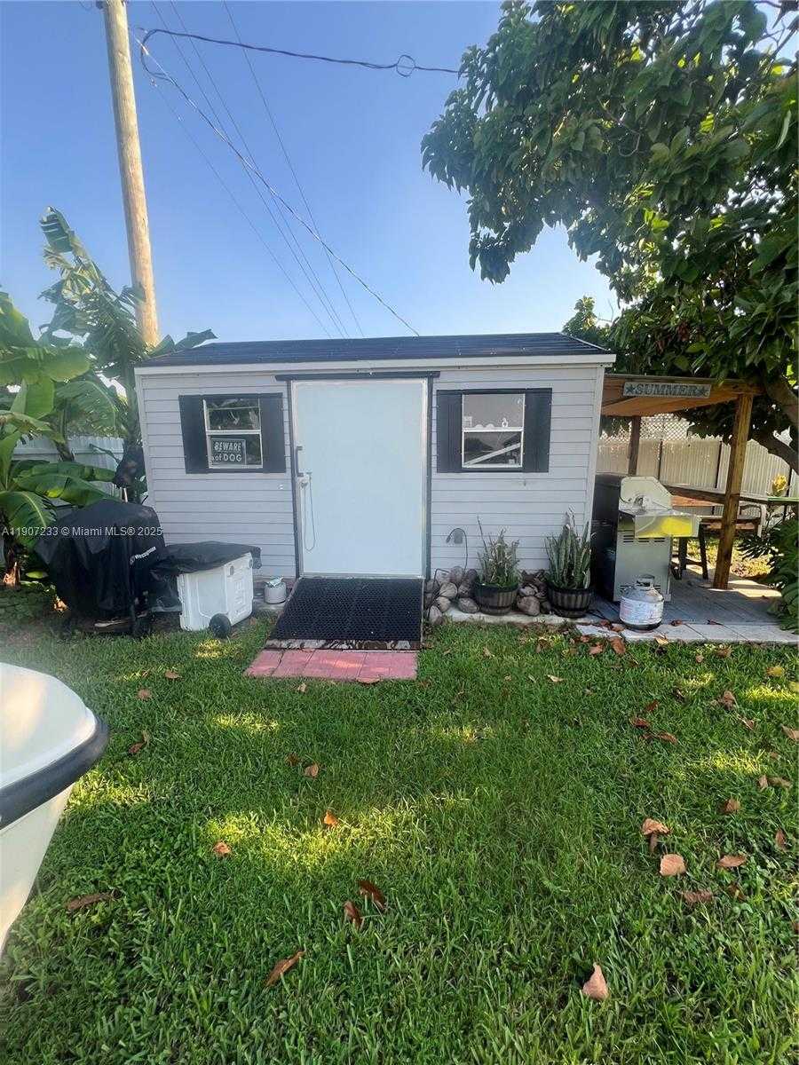 Small Image of 1595 WEST 56TH PL, Hialeah Number 4