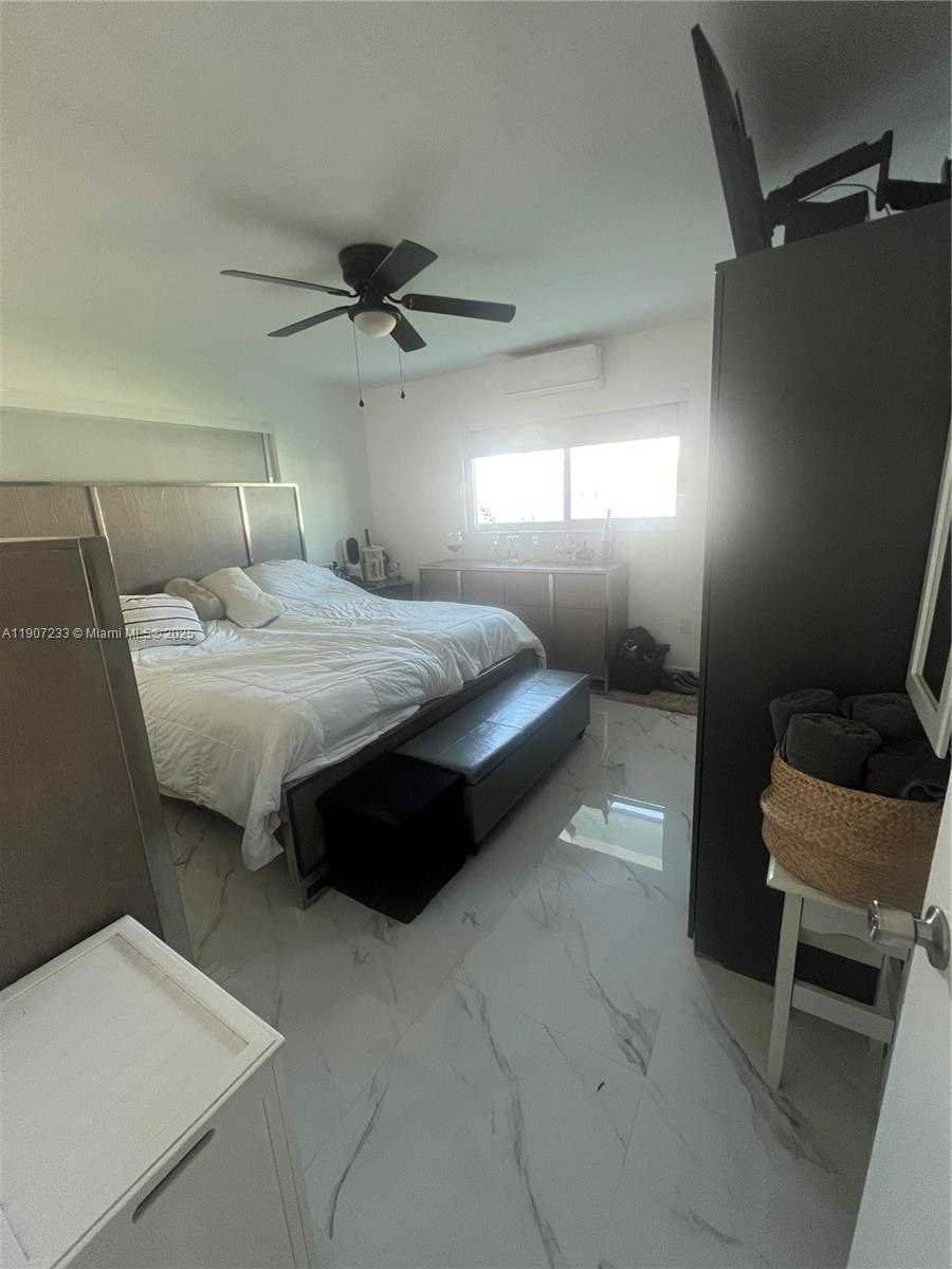 Small Image of 1595 WEST 56TH PL, Hialeah Number 7