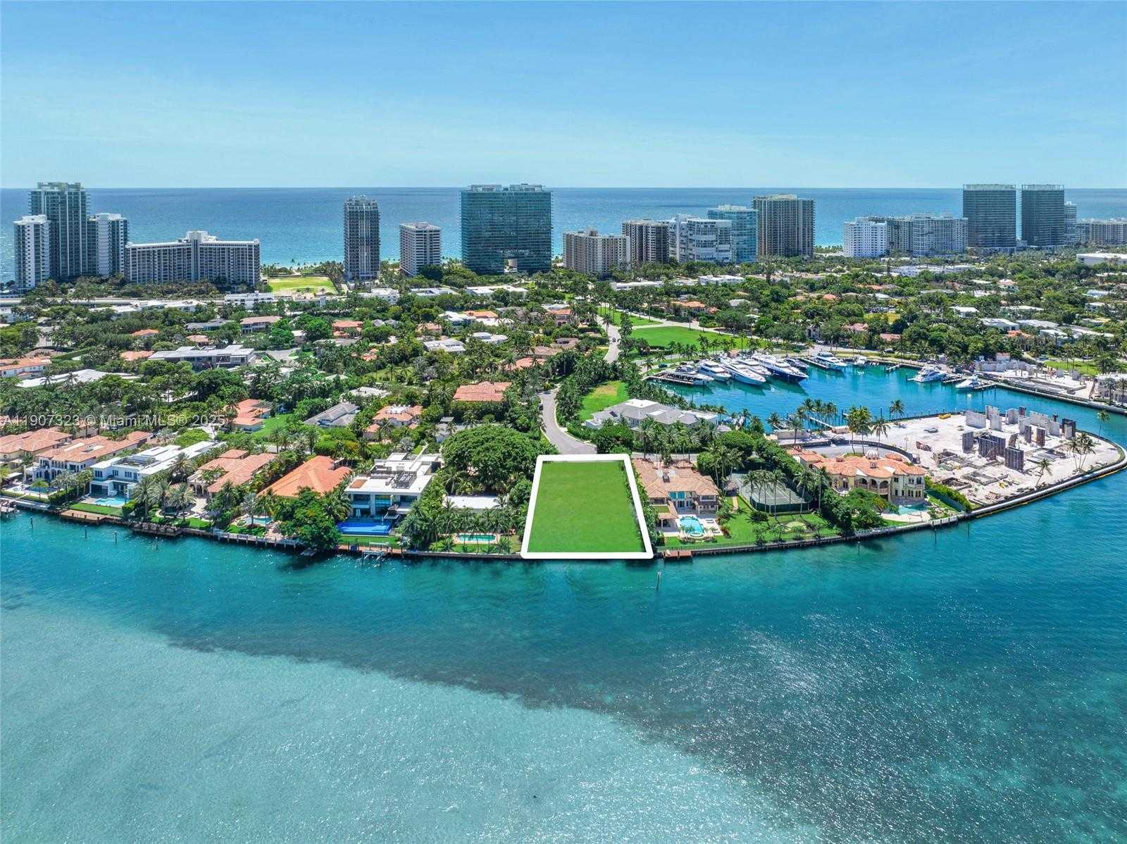 Small Image of 216 BAL BAY DR, Bal Harbour Number 1