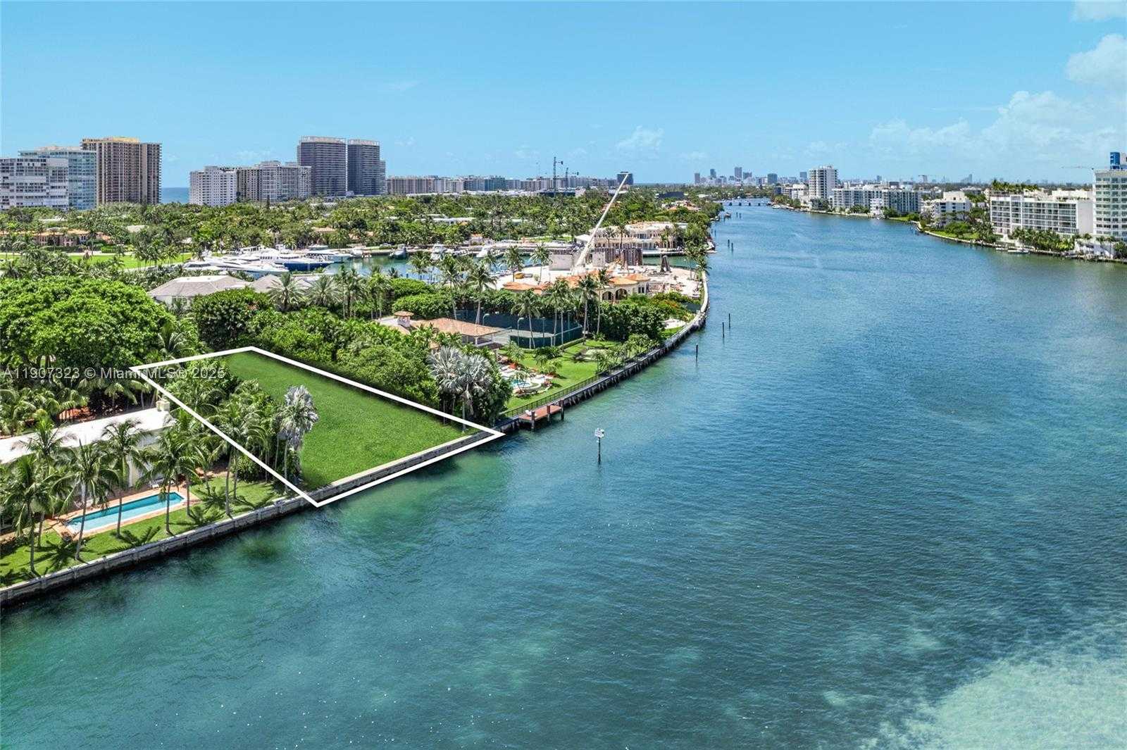 Small Image of 216 BAL BAY DR, Bal Harbour Number 10