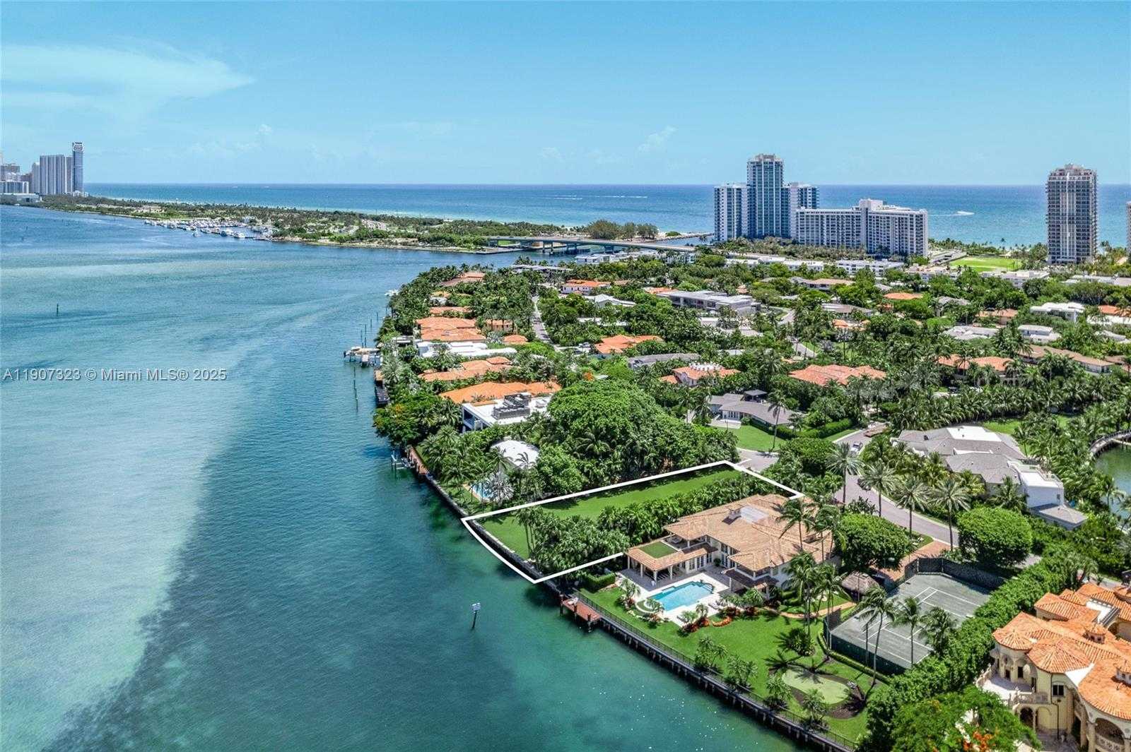 Small Image of 216 BAL BAY DR, Bal Harbour Number 11