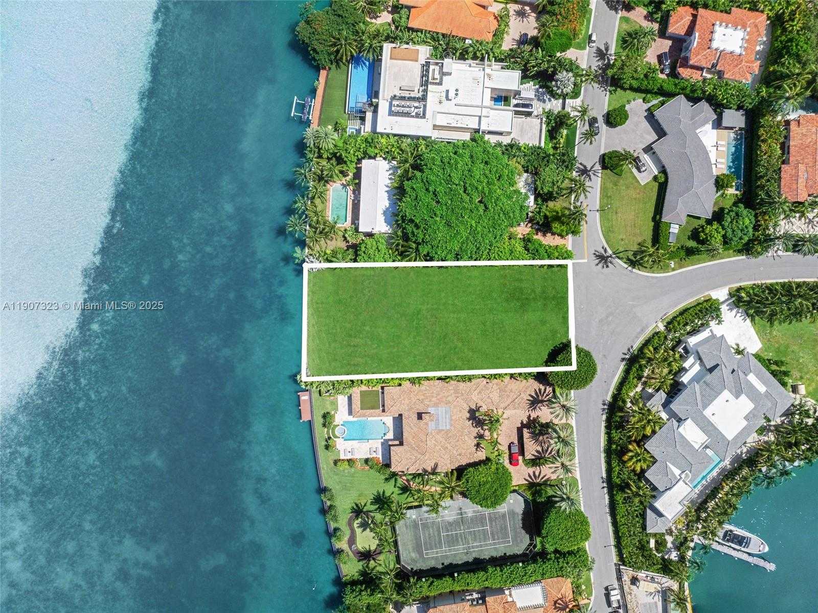 Small Image of 216 BAL BAY DR, Bal Harbour Number 8