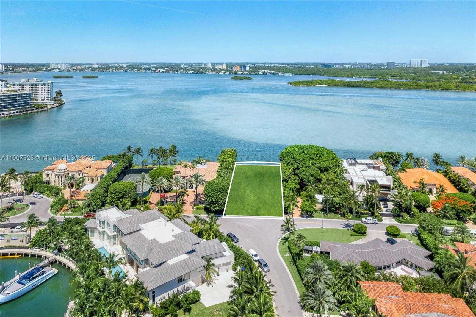 Small Image of 216 BAL BAY DR, Bal Harbour Number 9