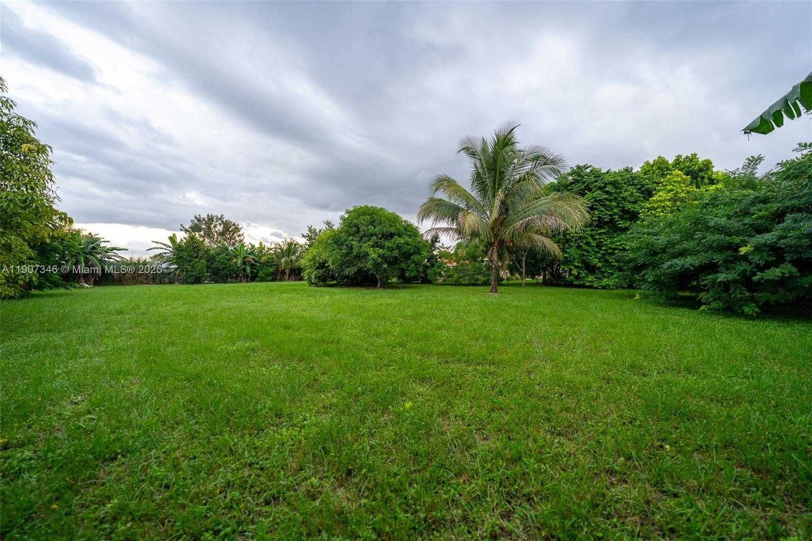 Small Image of 20805 SOUTH WEST 242ND ST, Homestead Number 33