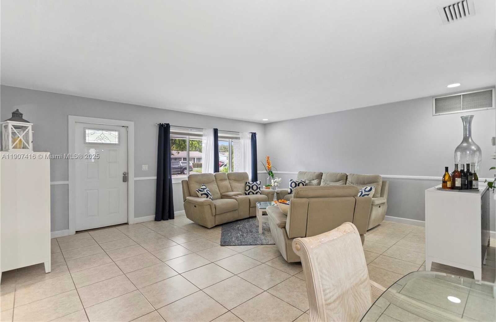 Small Image of 4515 JACKSON ST, Hollywood Number 5