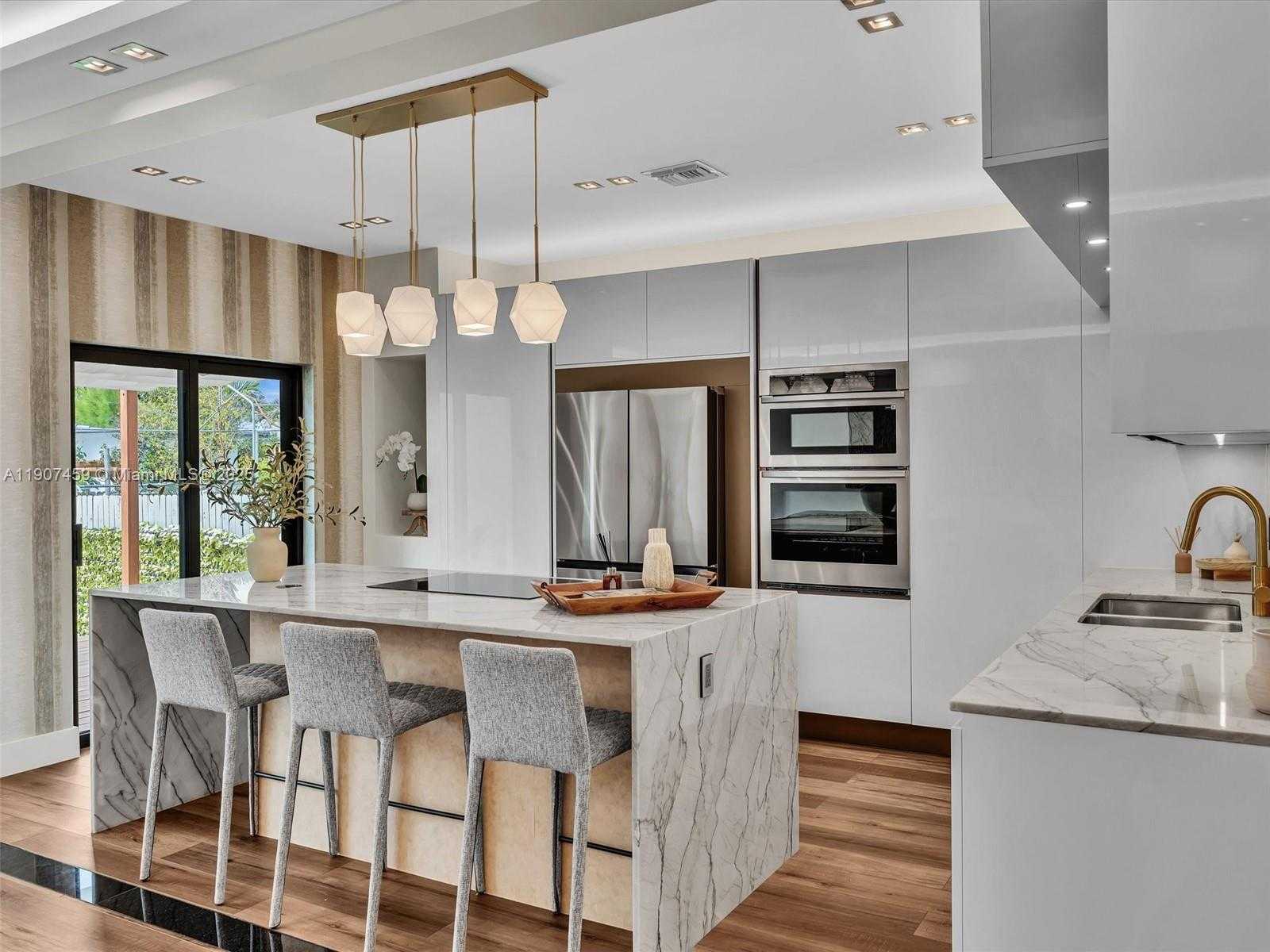 Small Image of 9448 ABBOTT AVE, Surfside Number 29