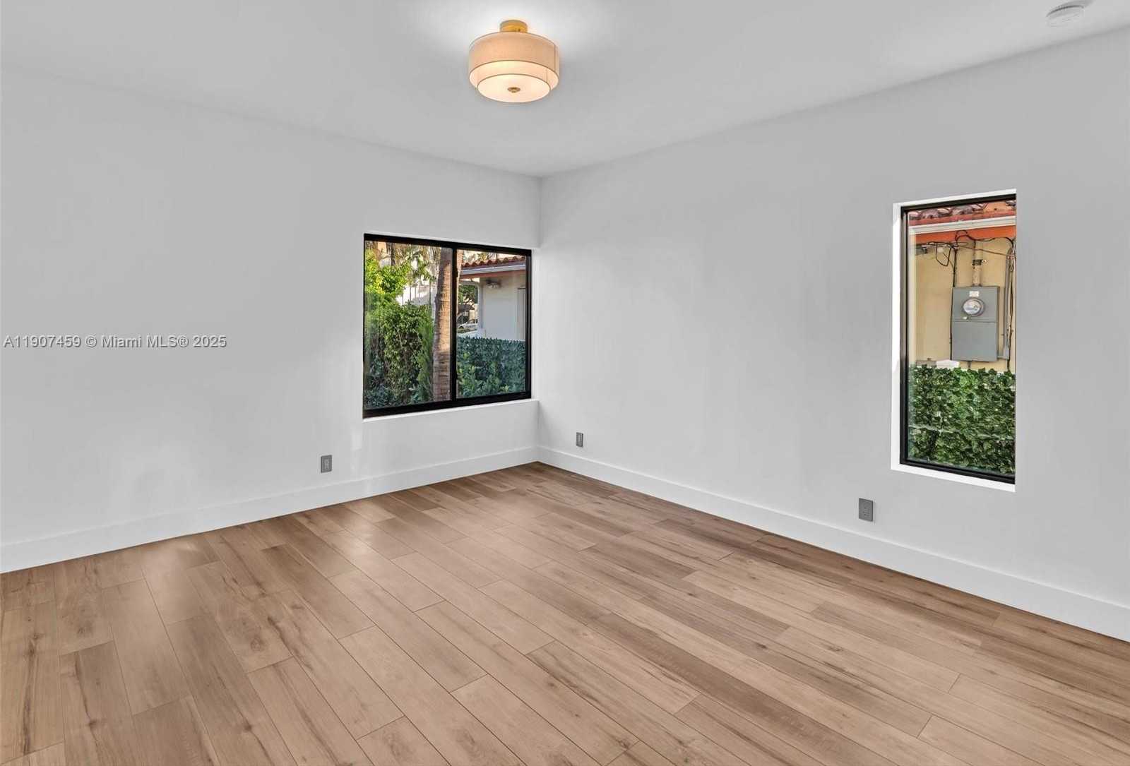 Small Image of 9448 ABBOTT AVE, Surfside Number 42