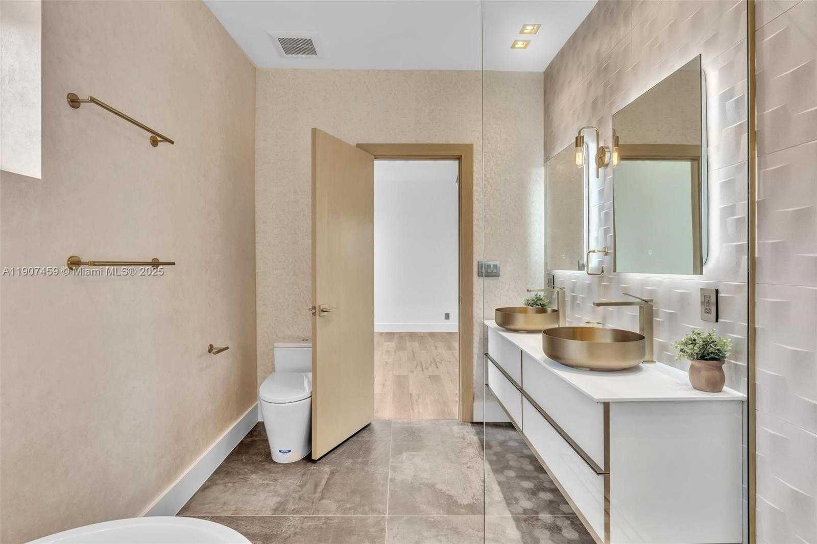 Small Image of 9448 ABBOTT AVE, Surfside Number 55