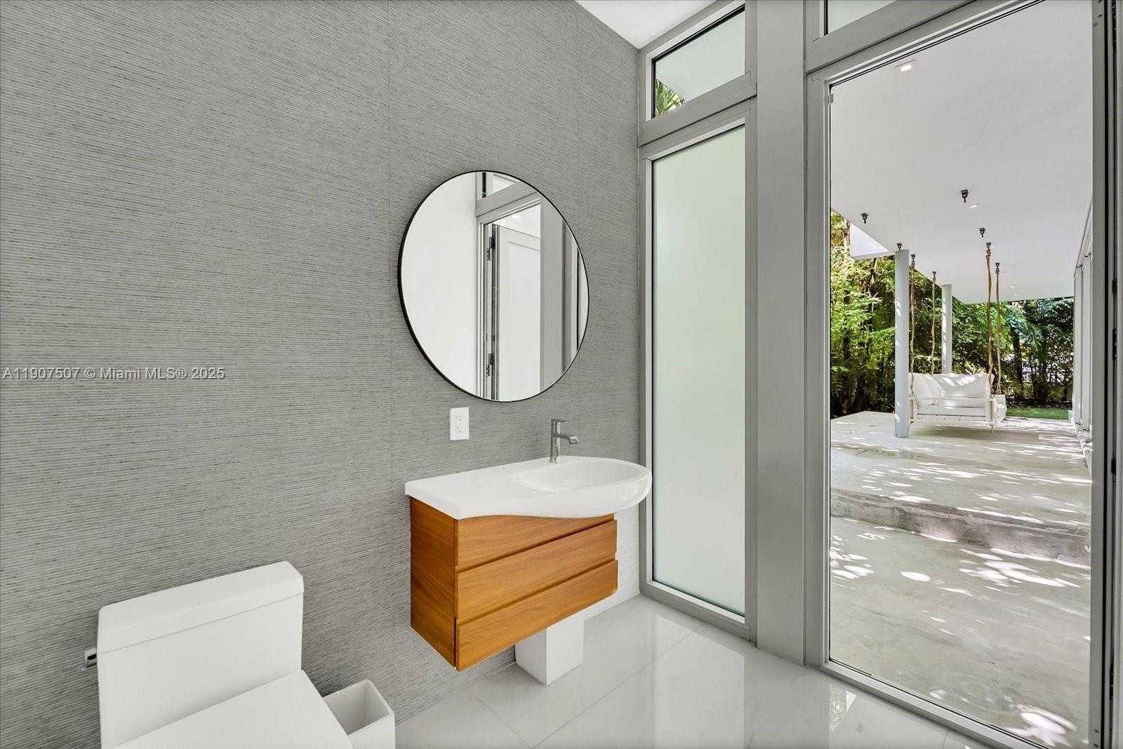 Small Image of 7830 ATLANTIC WAY, Miami Beach Number 22