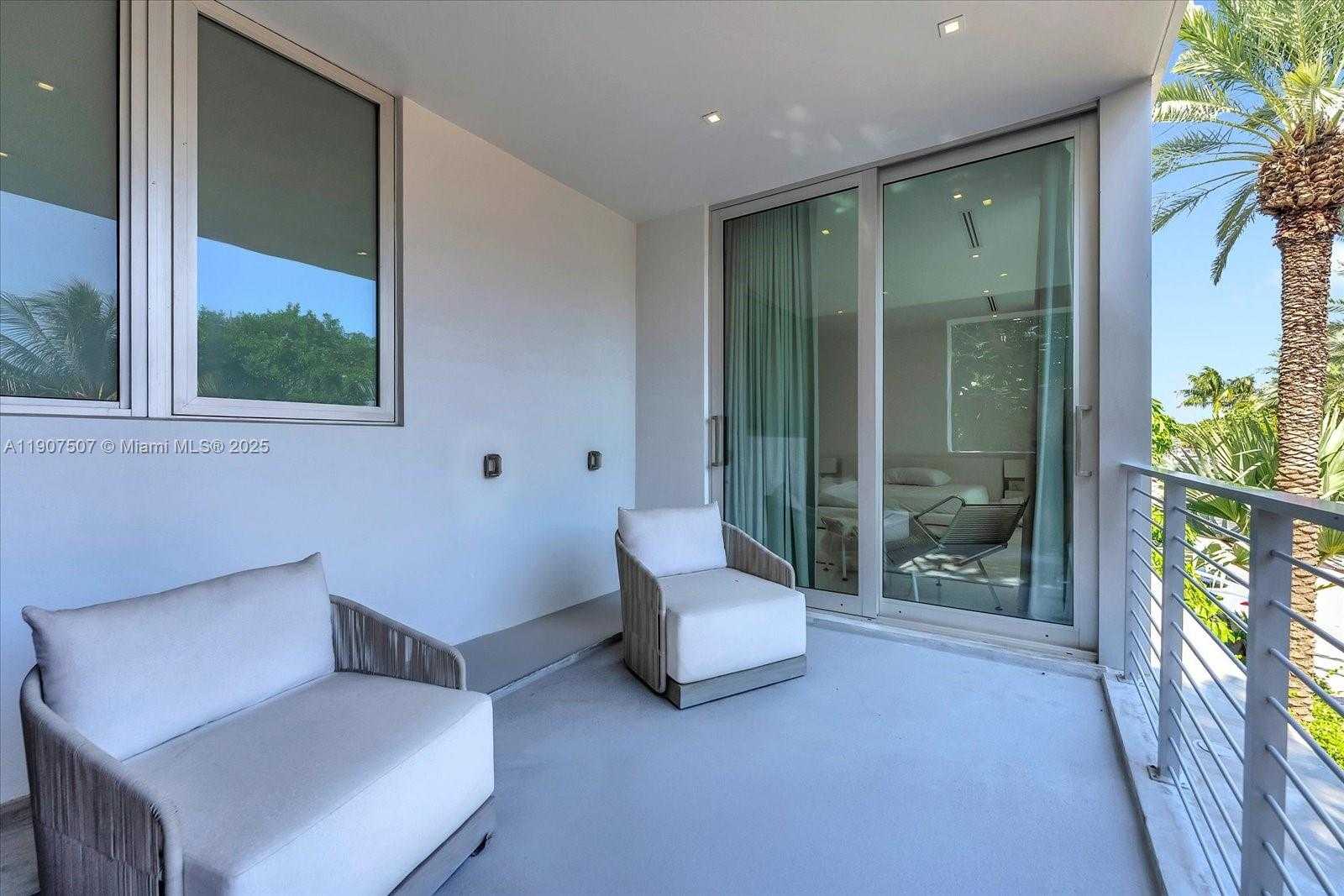 Small Image of 7830 ATLANTIC WAY, Miami Beach Number 26