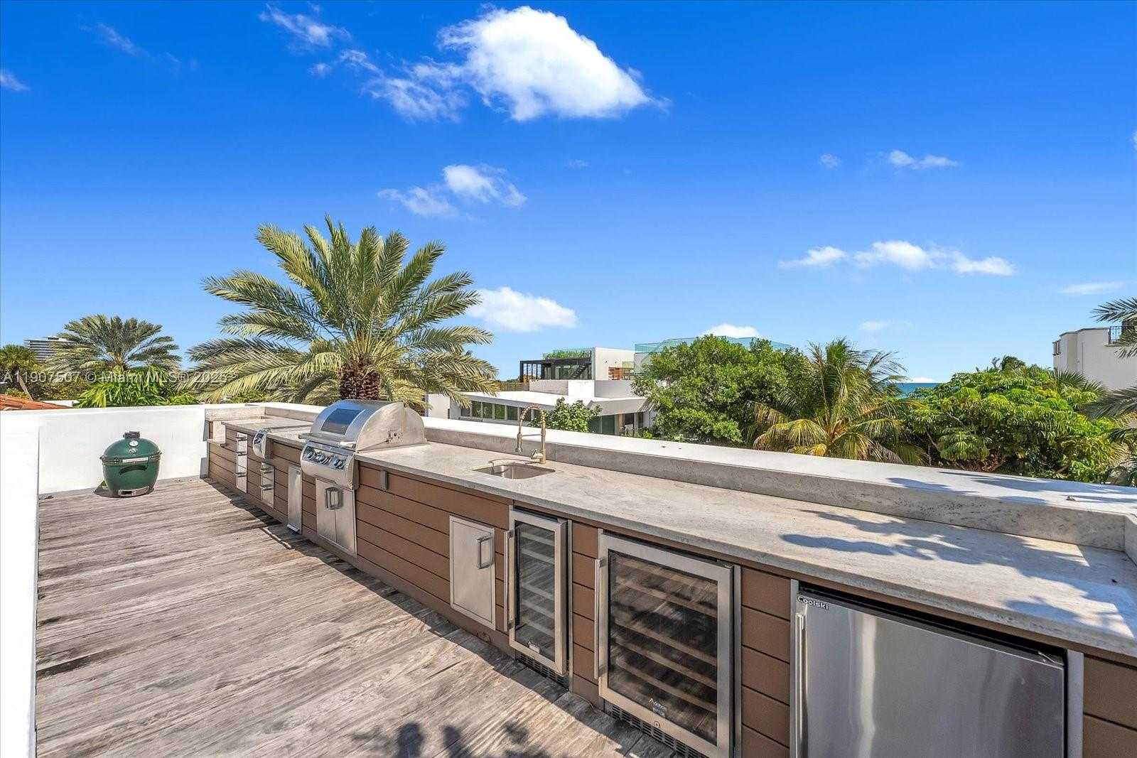 Small Image of 7830 ATLANTIC WAY, Miami Beach Number 29