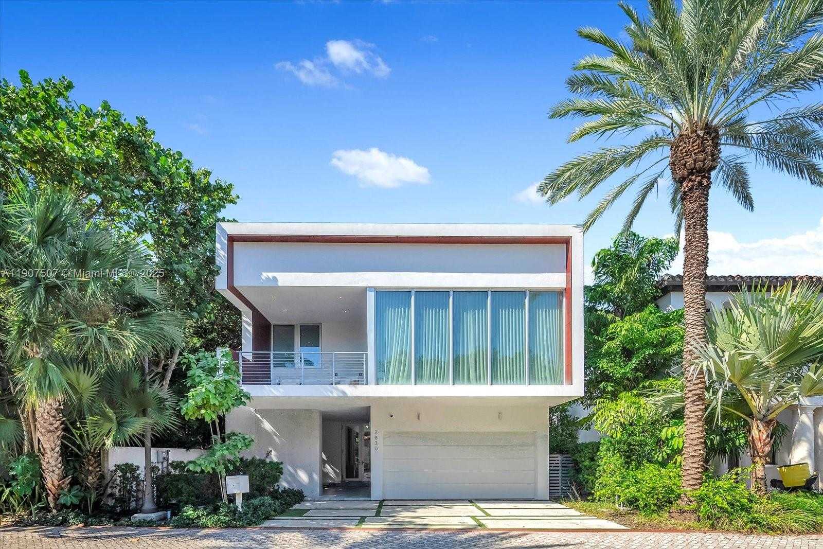 Small Image of 7830 ATLANTIC WAY, Miami Beach Number 3
