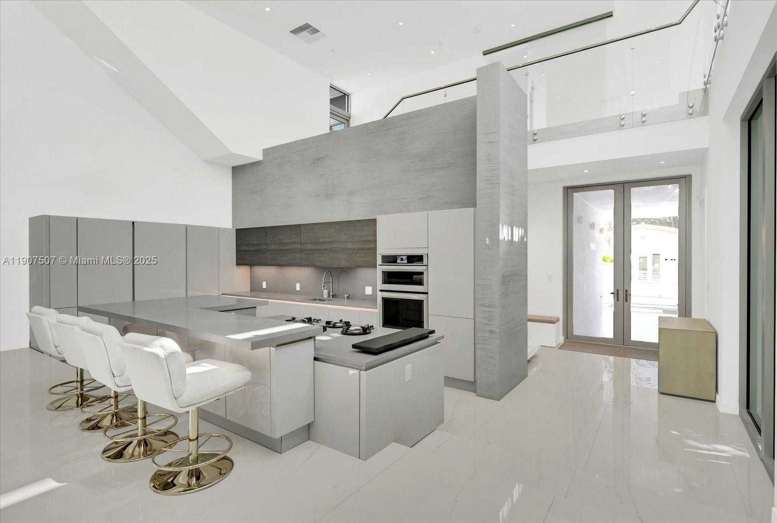 Small Image of 7830 ATLANTIC WAY, Miami Beach Number 6