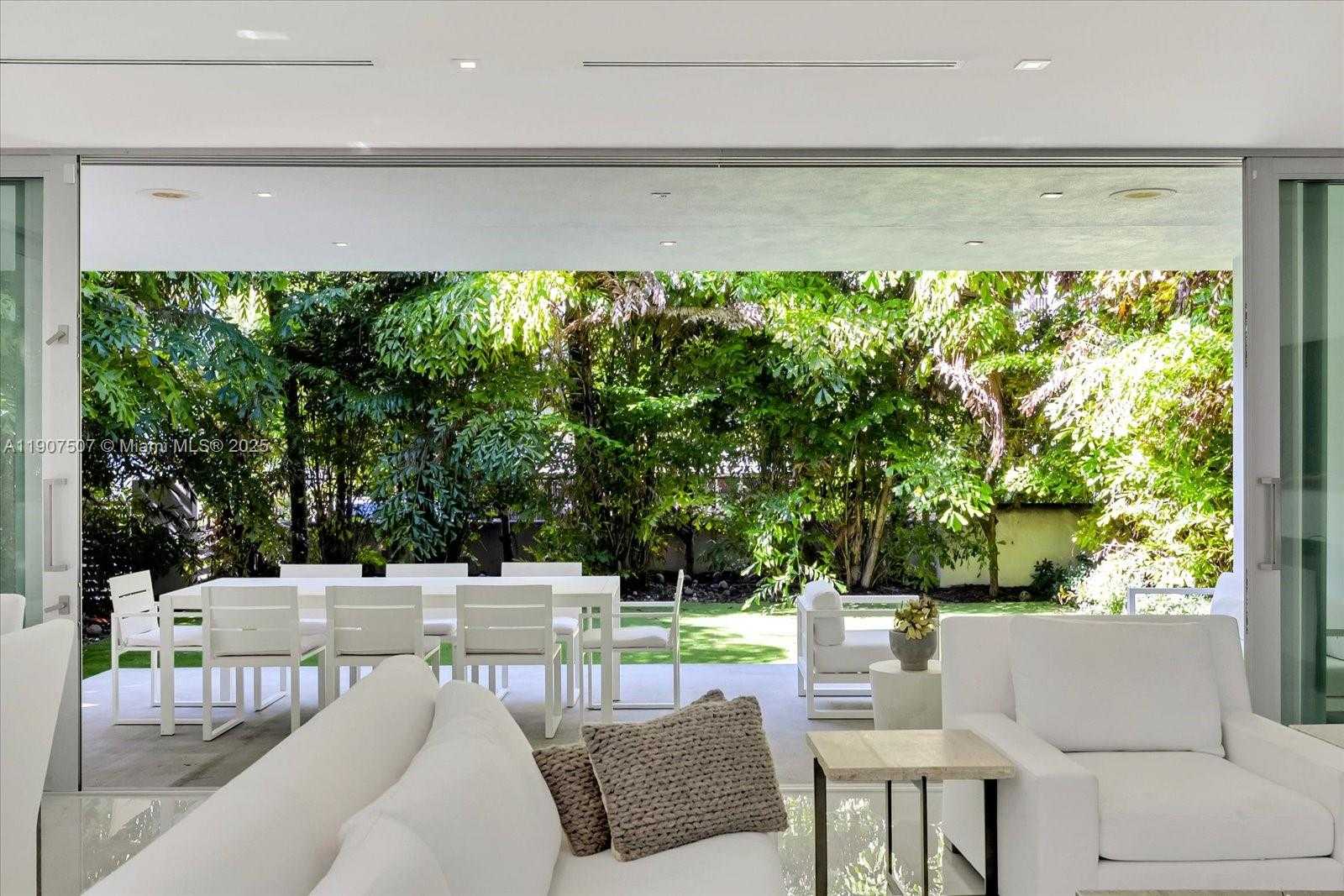 Small Image of 7830 ATLANTIC WAY, Miami Beach Number 9