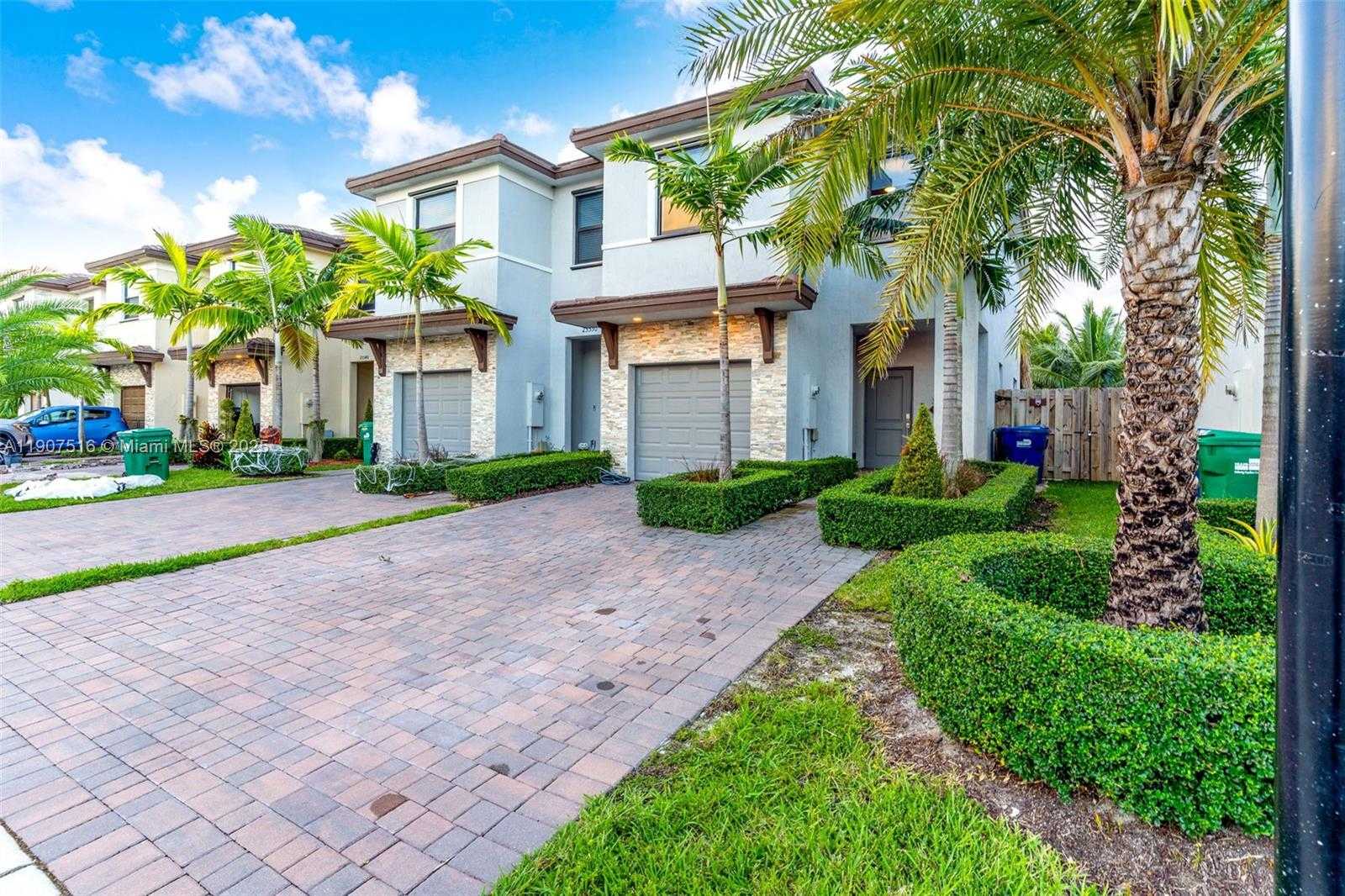 Small Image of 25522 SOUTH WEST 108TH CT, Homestead Number 2