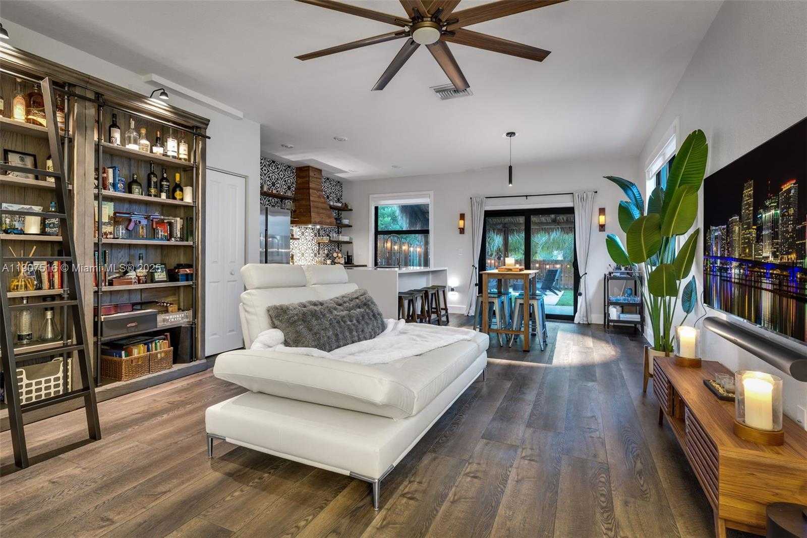 Small Image of 25522 SOUTH WEST 108TH CT, Homestead Number 3